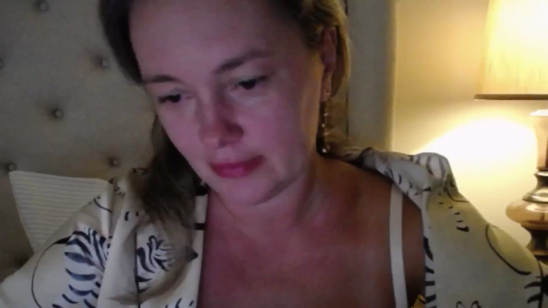 Gallery image thumbnail from J0llye's myfreecams stream on, 08/01/2025, 19:58 image 8 of 20