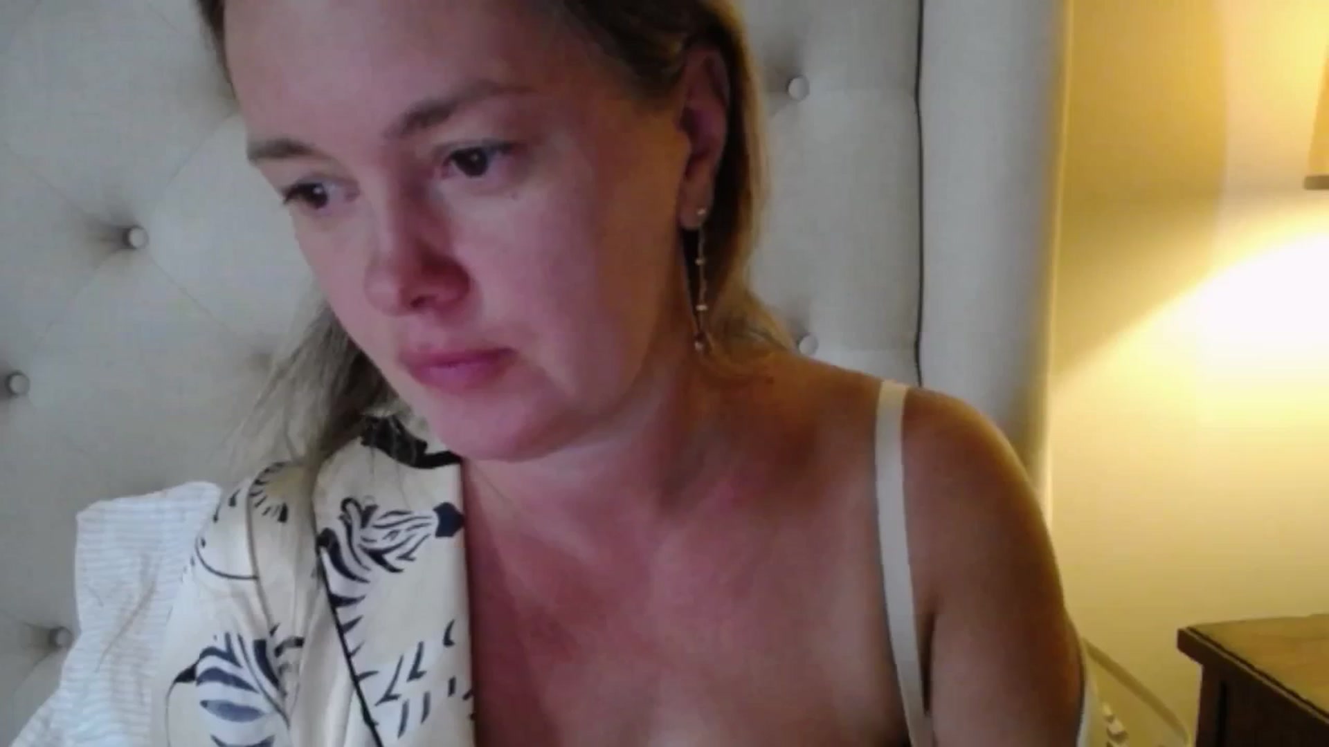 Gallery image thumbnail from J0llye's myfreecams stream on, 08/02/2025, 18:54 image 7 of 20