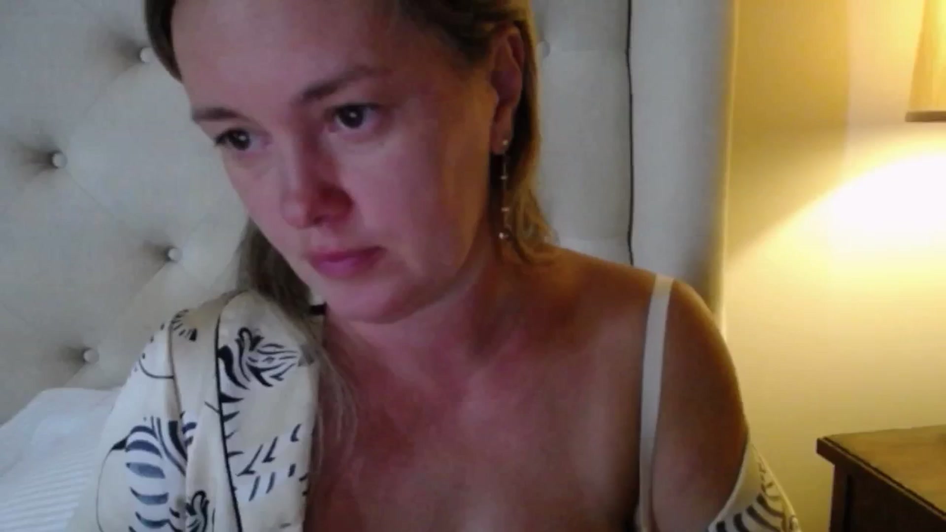 Gallery image thumbnail from J0llye's myfreecams stream on, 08/02/2025, 19:45 image 1 of 20