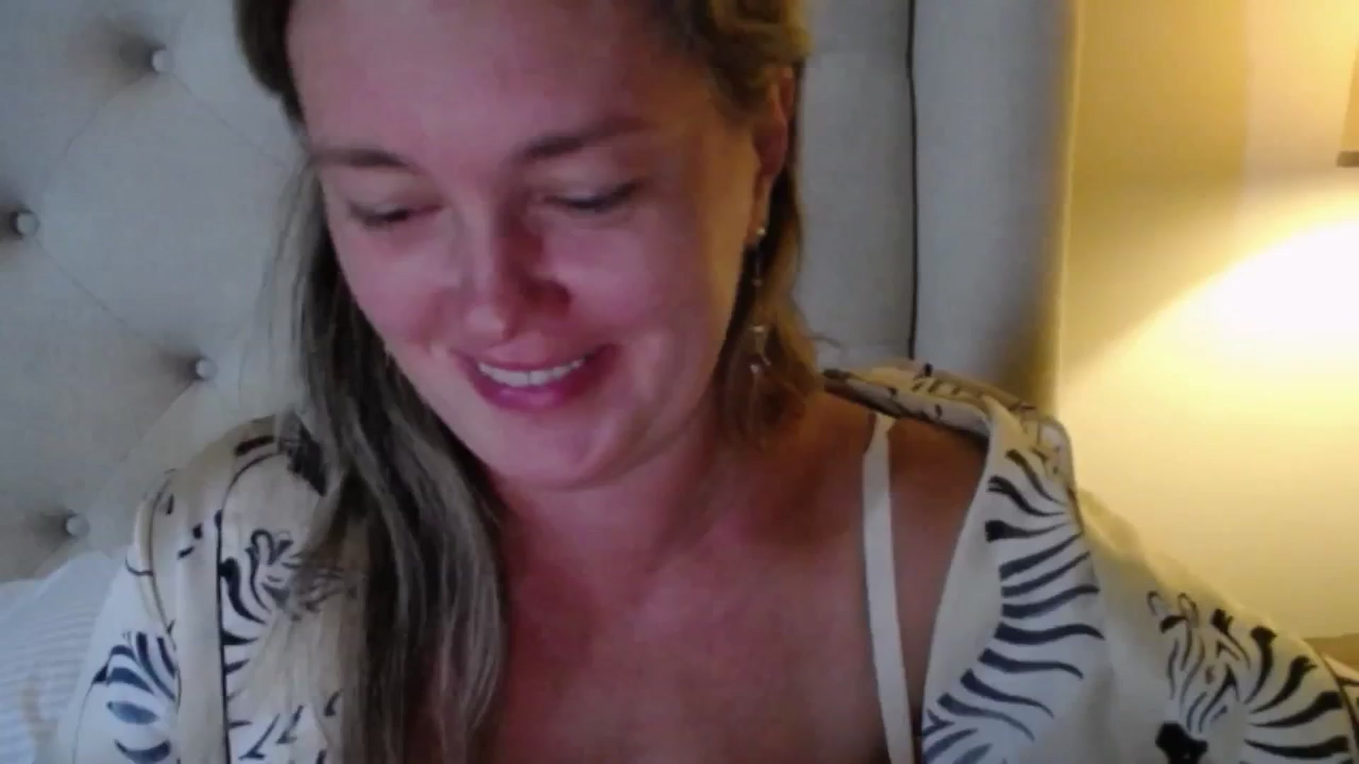 Gallery image thumbnail from J0llye's myfreecams stream on, 08/02/2025, 20:30 image 7 of 20