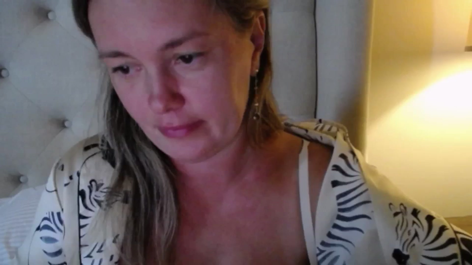 Gallery image thumbnail from J0llye's myfreecams stream on, 08/02/2025, 20:30 image 9 of 20