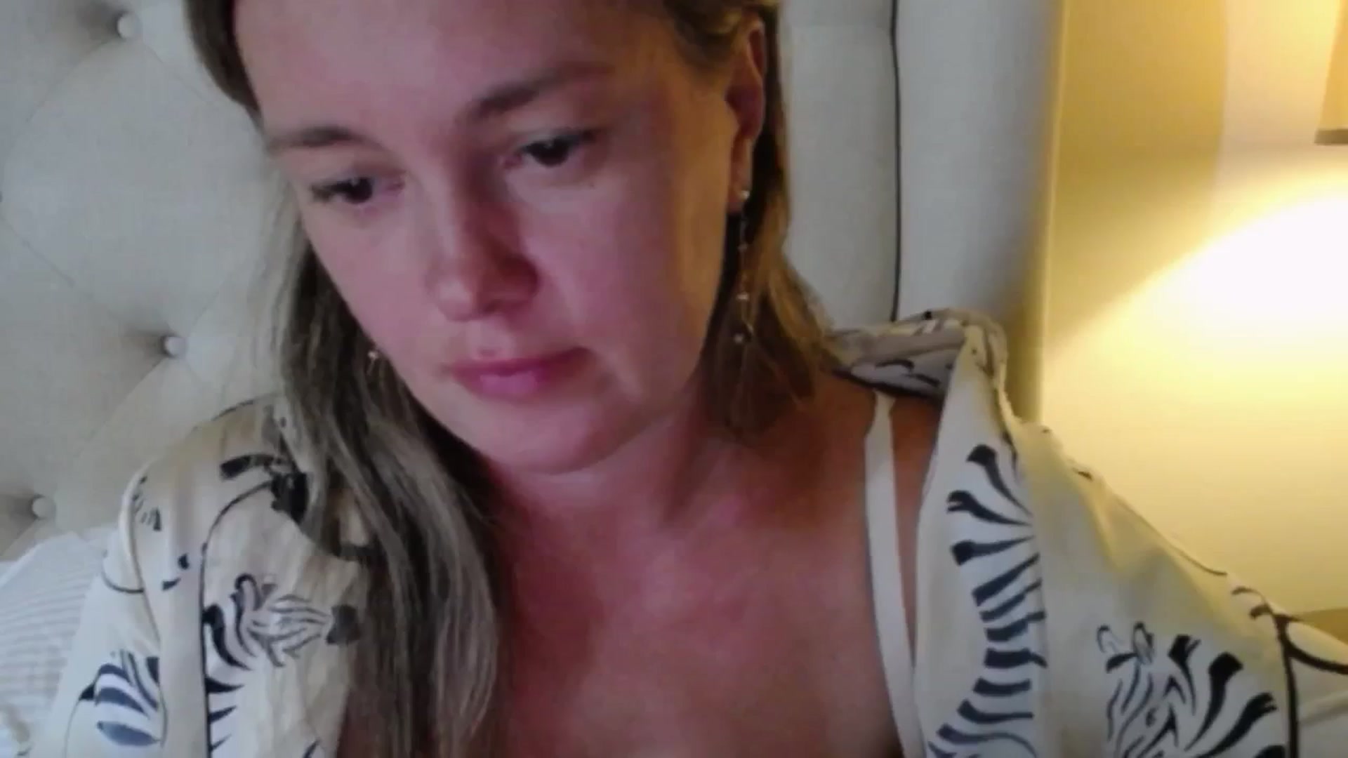 Gallery image thumbnail from J0llye's myfreecams stream on, 08/02/2025, 20:30 image 18 of 20