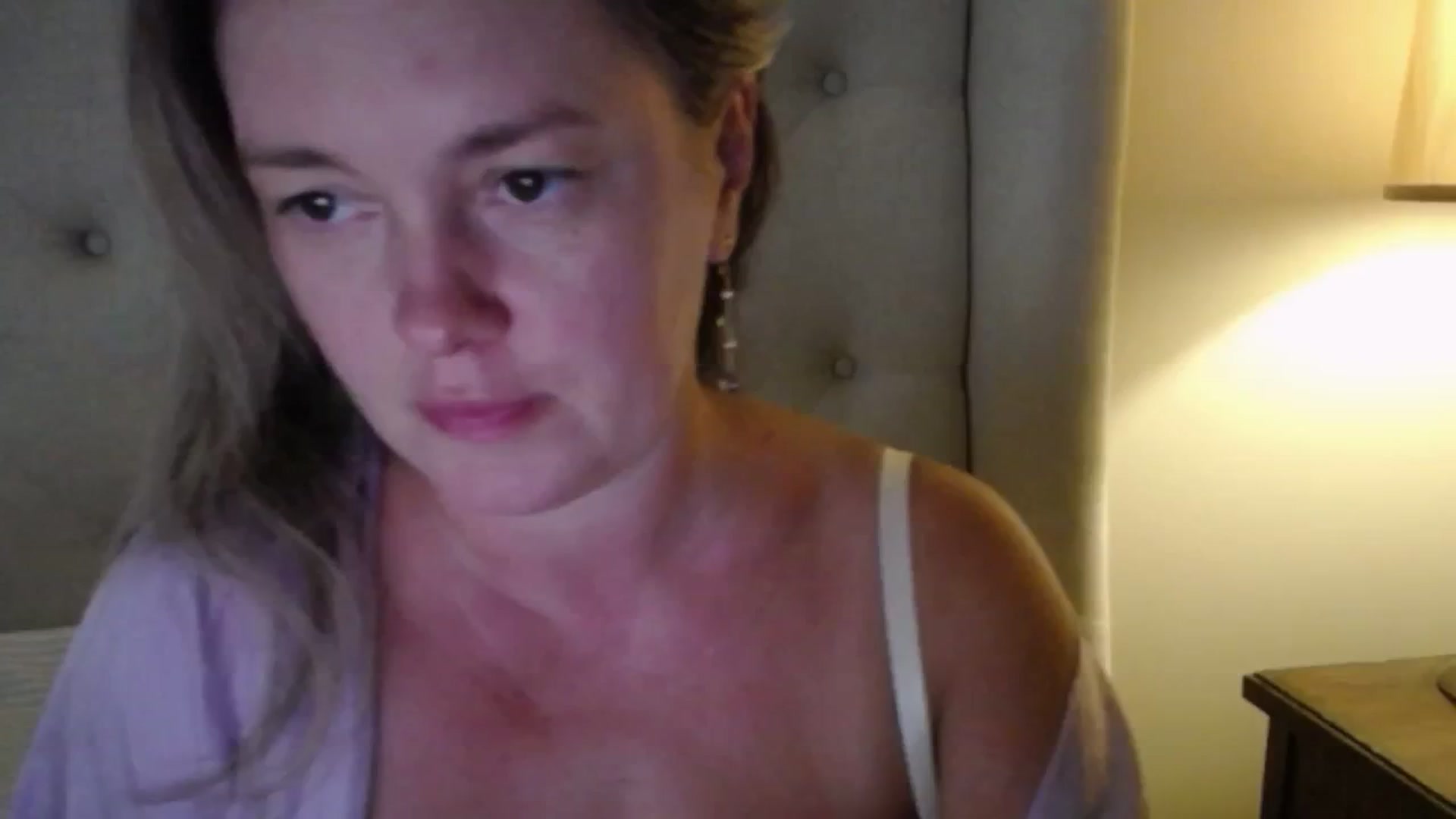 Gallery image thumbnail from J0llye's myfreecams stream on, 08/03/2025, 20:13 image 3 of 20
