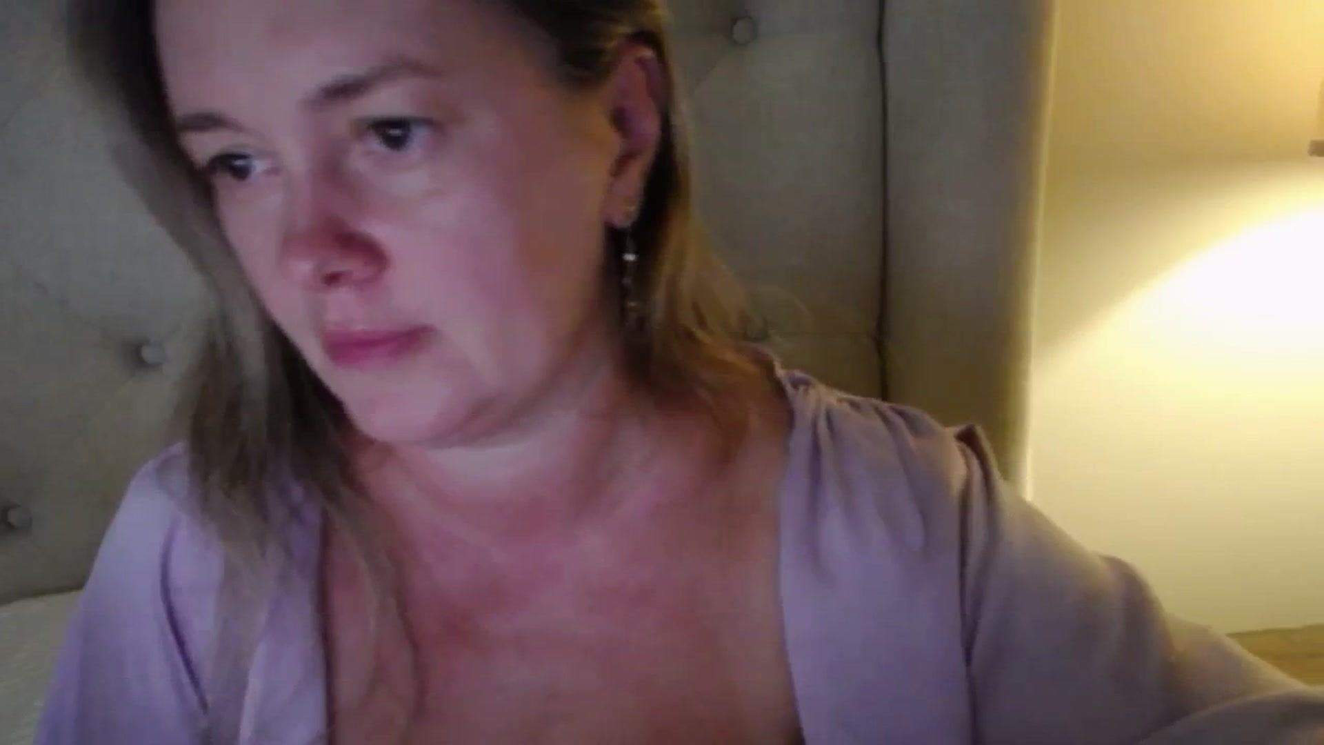 Gallery image thumbnail from J0llye's myfreecams stream on, 08/03/2025, 20:13 image 19 of 20