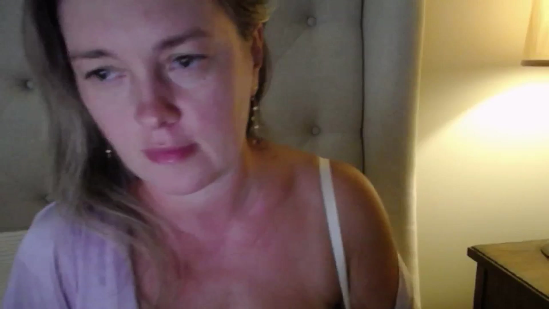 Gallery image thumbnail from J0llye's myfreecams stream on, 08/03/2025, 20:13 image 7 of 20