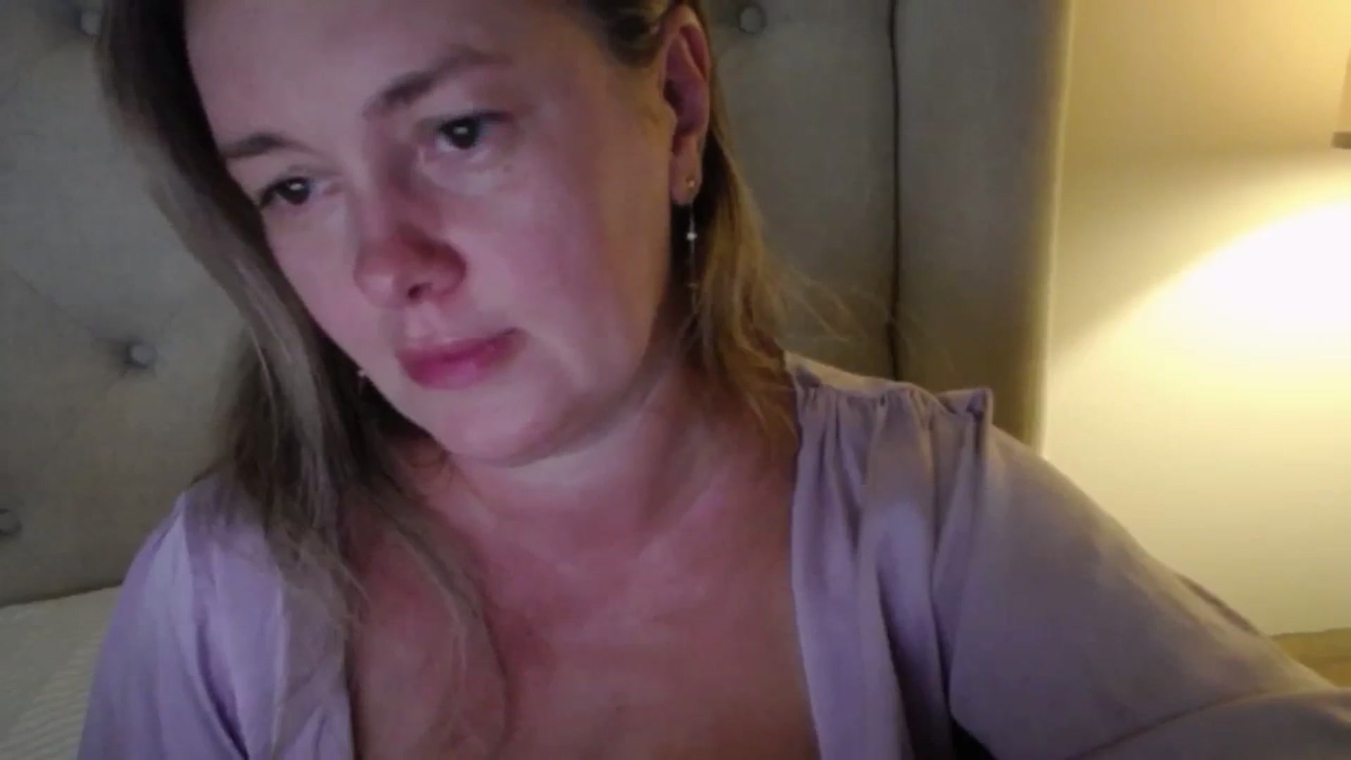 Gallery image thumbnail from J0llye's myfreecams stream on, 08/03/2025, 20:13 image 20 of 20