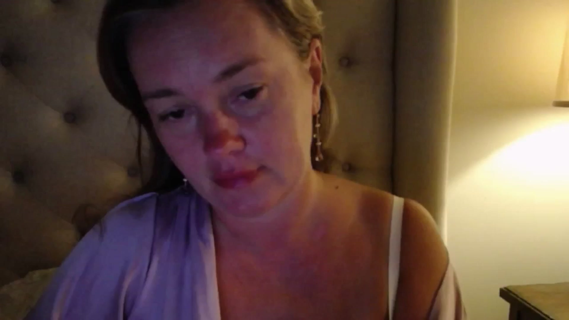 Gallery image thumbnail from J0llye's myfreecams stream on, 08/04/2025, 04:30 image 2 of 20