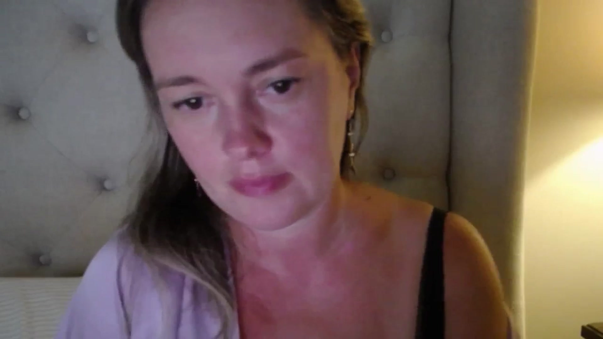 Gallery image thumbnail from J0llye's myfreecams stream on, 08/04/2025, 20:34 image 15 of 20