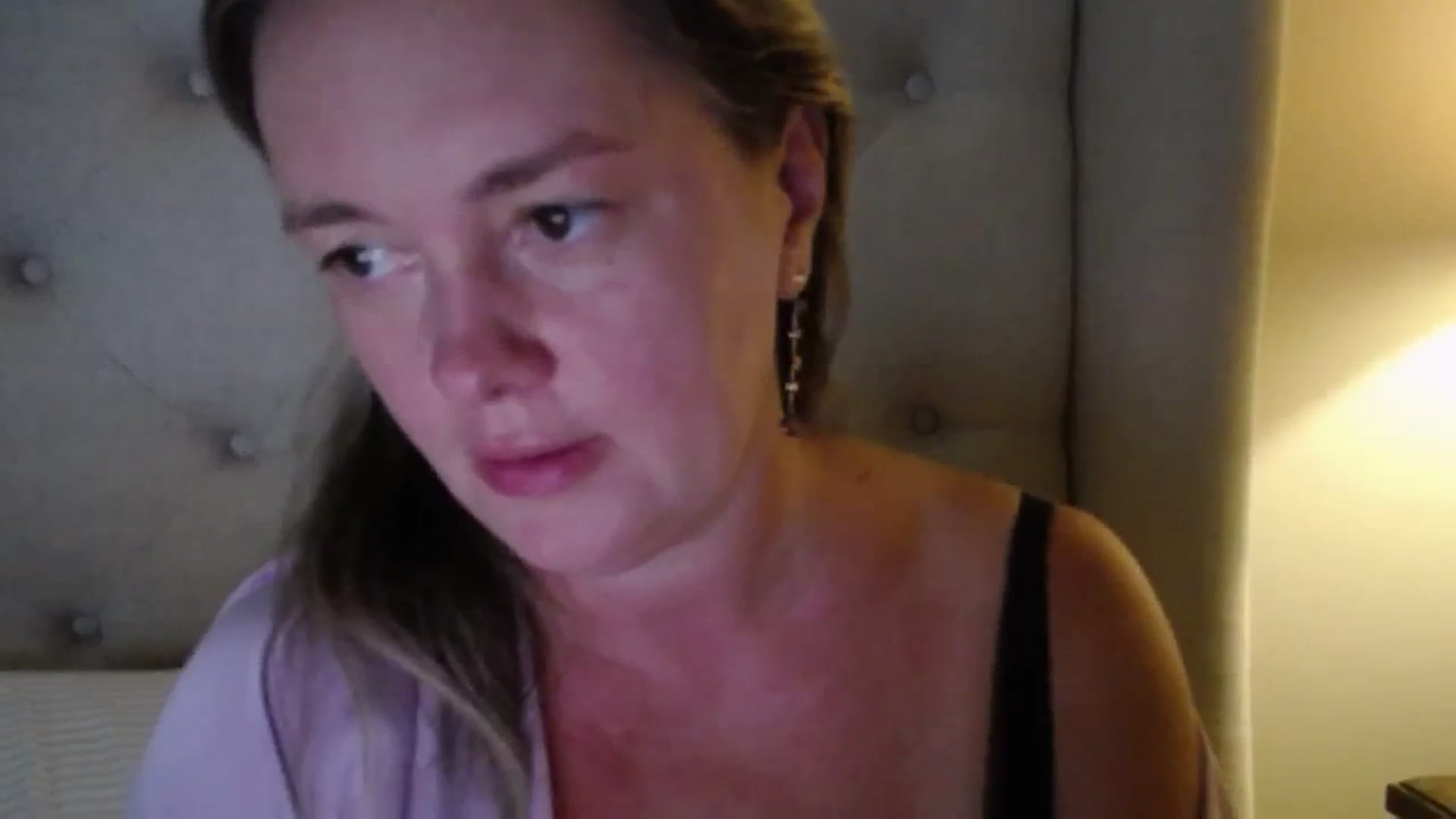 Gallery image thumbnail from J0llye's myfreecams stream on, 08/04/2025, 20:34 image 13 of 20