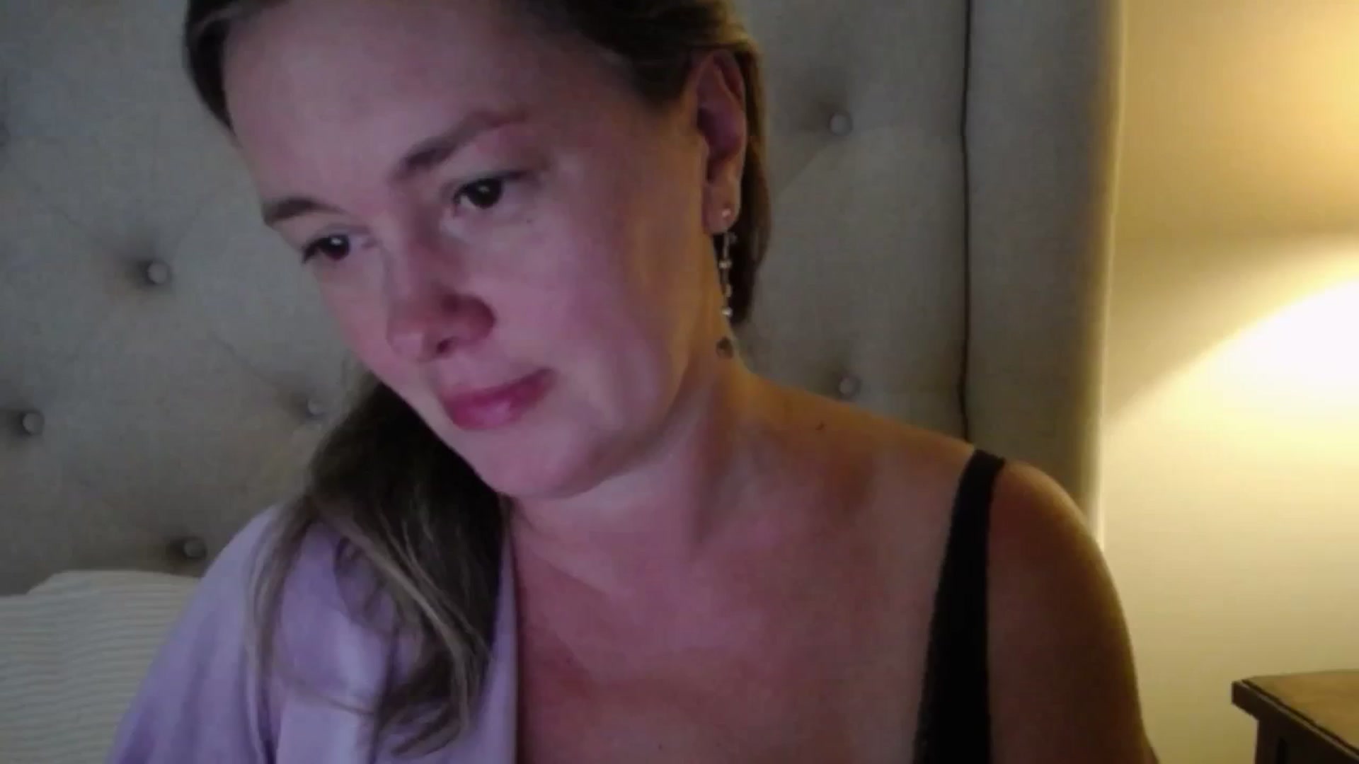 Gallery image thumbnail from J0llye's myfreecams stream on, 08/04/2025, 20:34 image 1 of 20