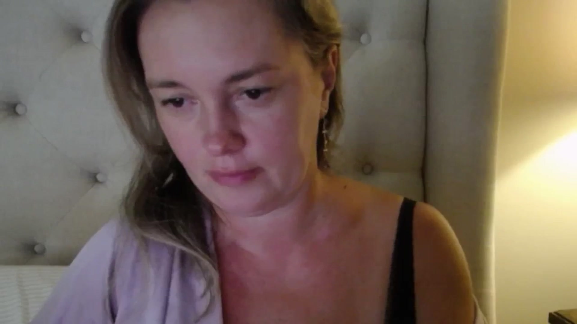 Gallery image thumbnail from J0llye's myfreecams stream on, 08/04/2025, 20:34 image 18 of 20