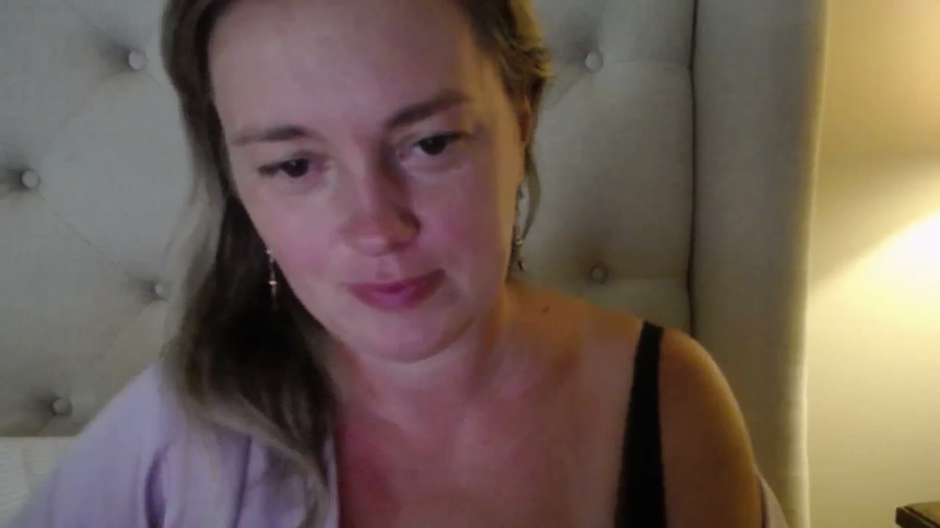 Gallery image thumbnail from J0llye's myfreecams stream on, 08/04/2025, 20:34 image 10 of 20