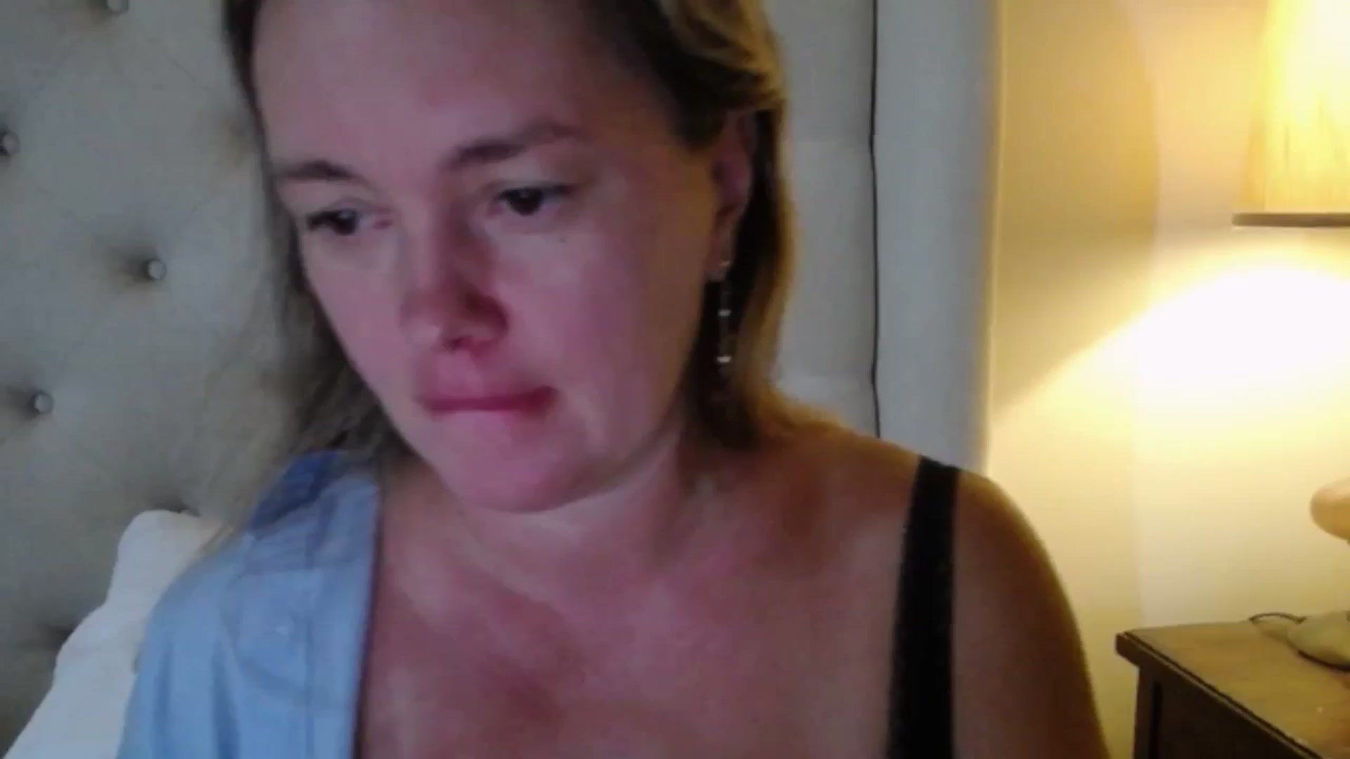 Gallery image thumbnail from J0llye's myfreecams stream on, 08/06/2025, 19:32 image 10 of 20
