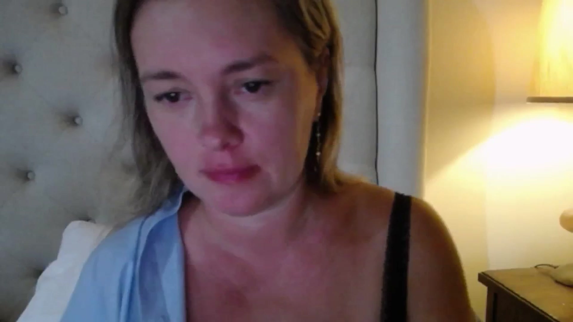 Gallery image thumbnail from J0llye's myfreecams stream on, 08/06/2025, 19:32 image 5 of 20