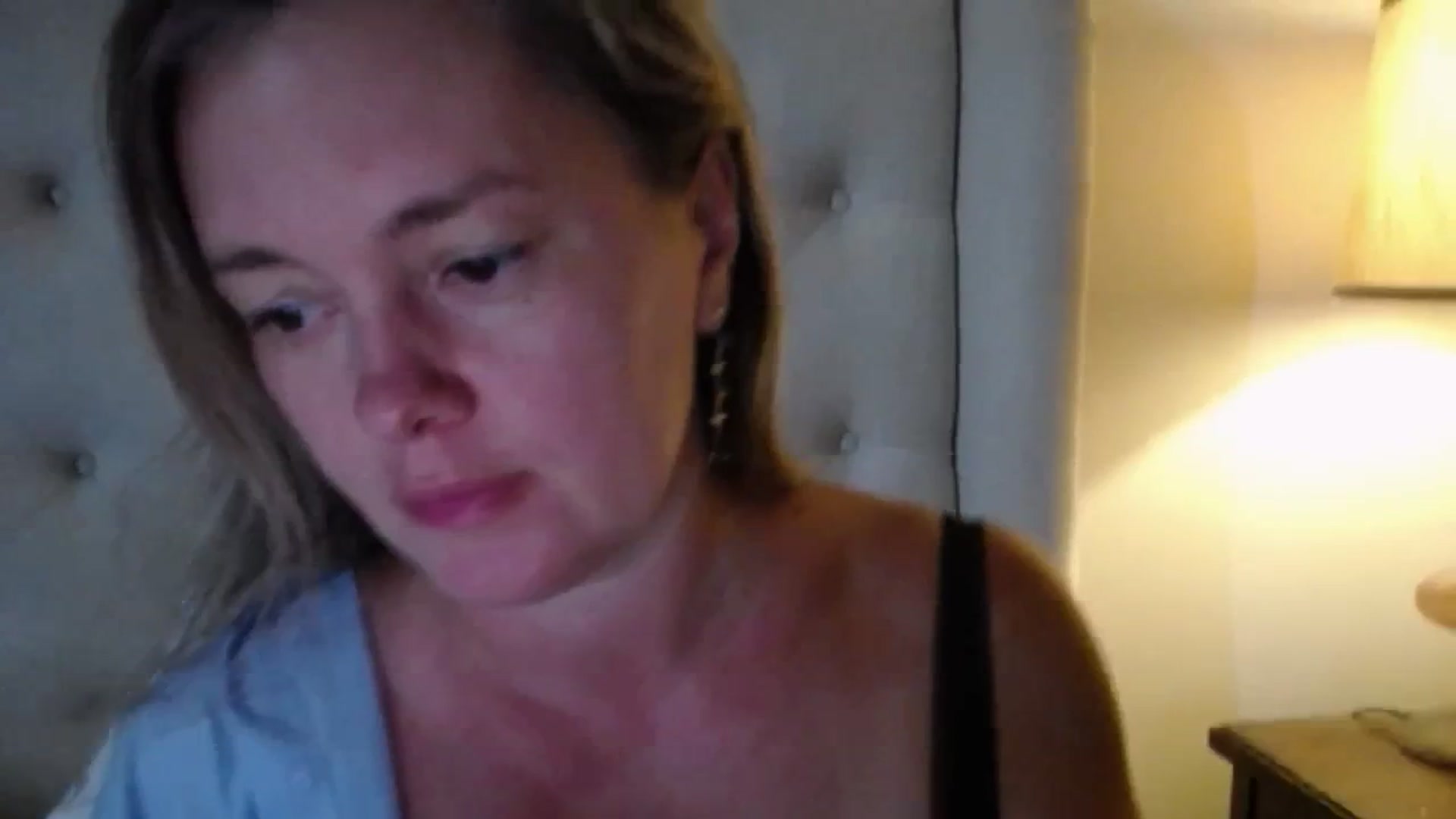 Gallery image thumbnail from J0llye's myfreecams stream on, 08/06/2025, 19:32 image 14 of 20