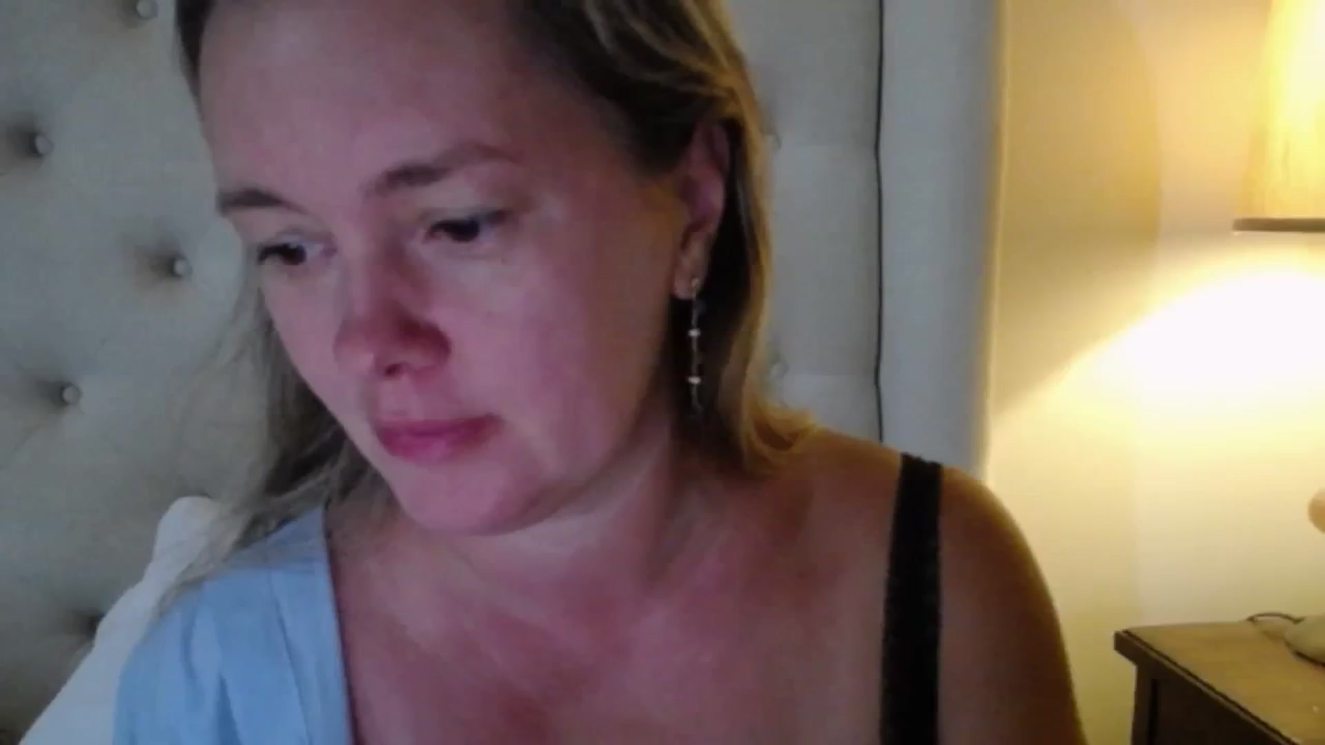 Gallery image thumbnail from J0llye's myfreecams stream on, 08/06/2025, 19:32 image 16 of 20