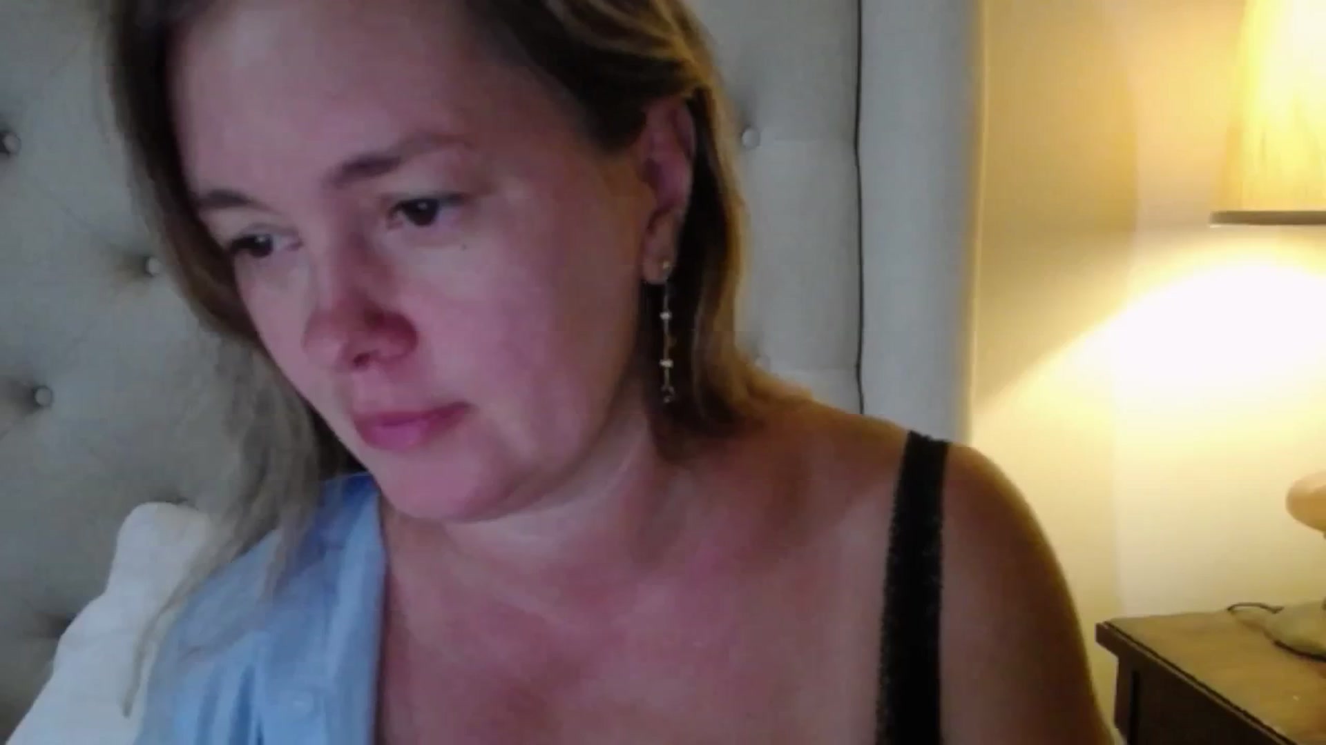 Gallery image thumbnail from J0llye's myfreecams stream on, 08/06/2025, 19:32 image 8 of 20