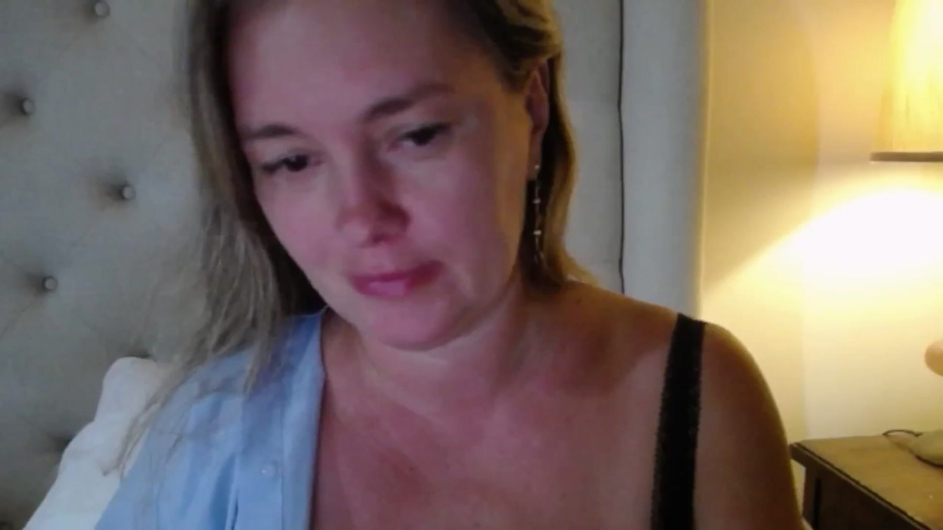 Gallery image thumbnail from J0llye's myfreecams stream on, 08/06/2025, 19:32 image 7 of 20