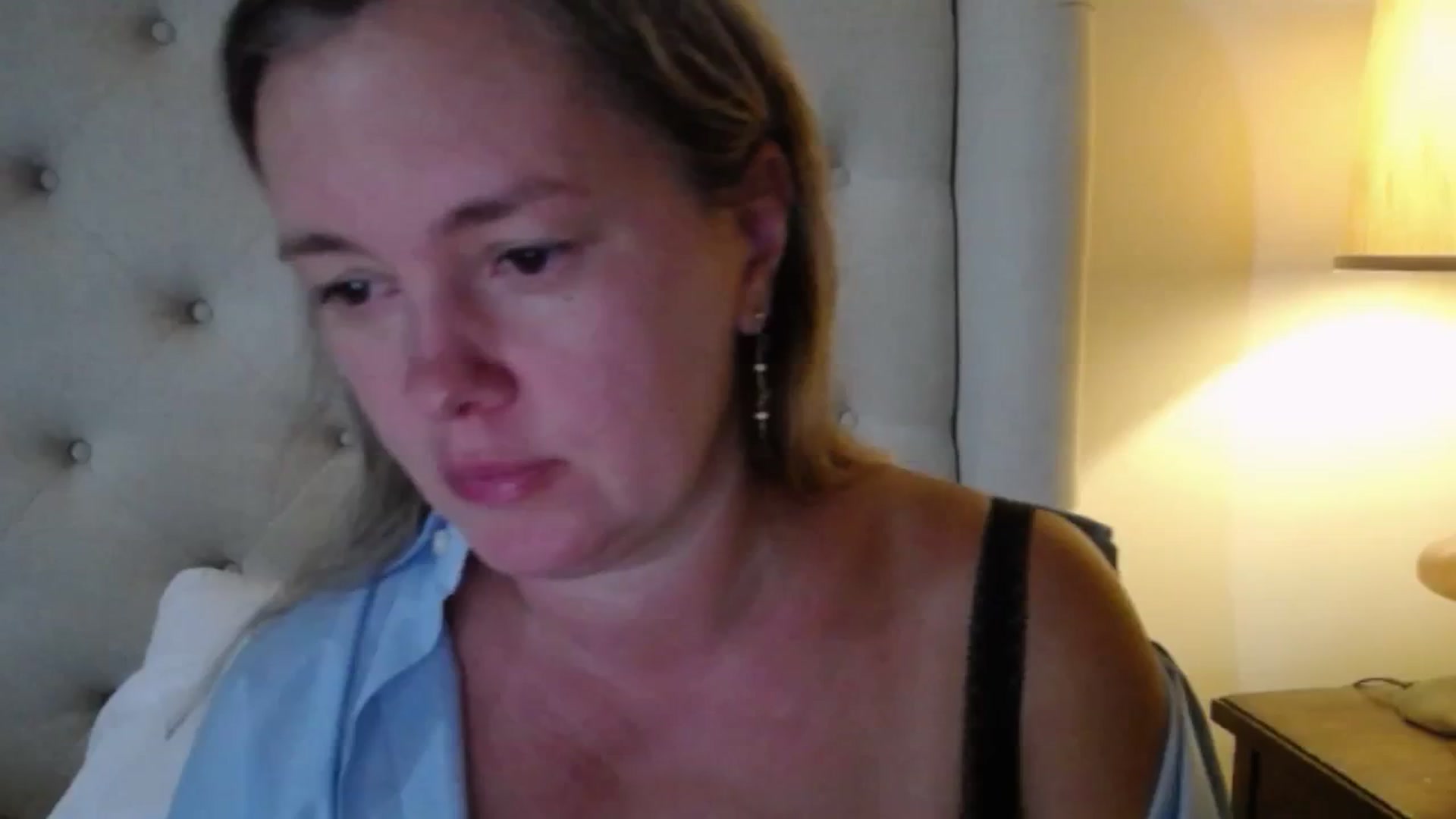 Gallery image thumbnail from J0llye's myfreecams stream on, 08/06/2025, 19:32 image 2 of 20