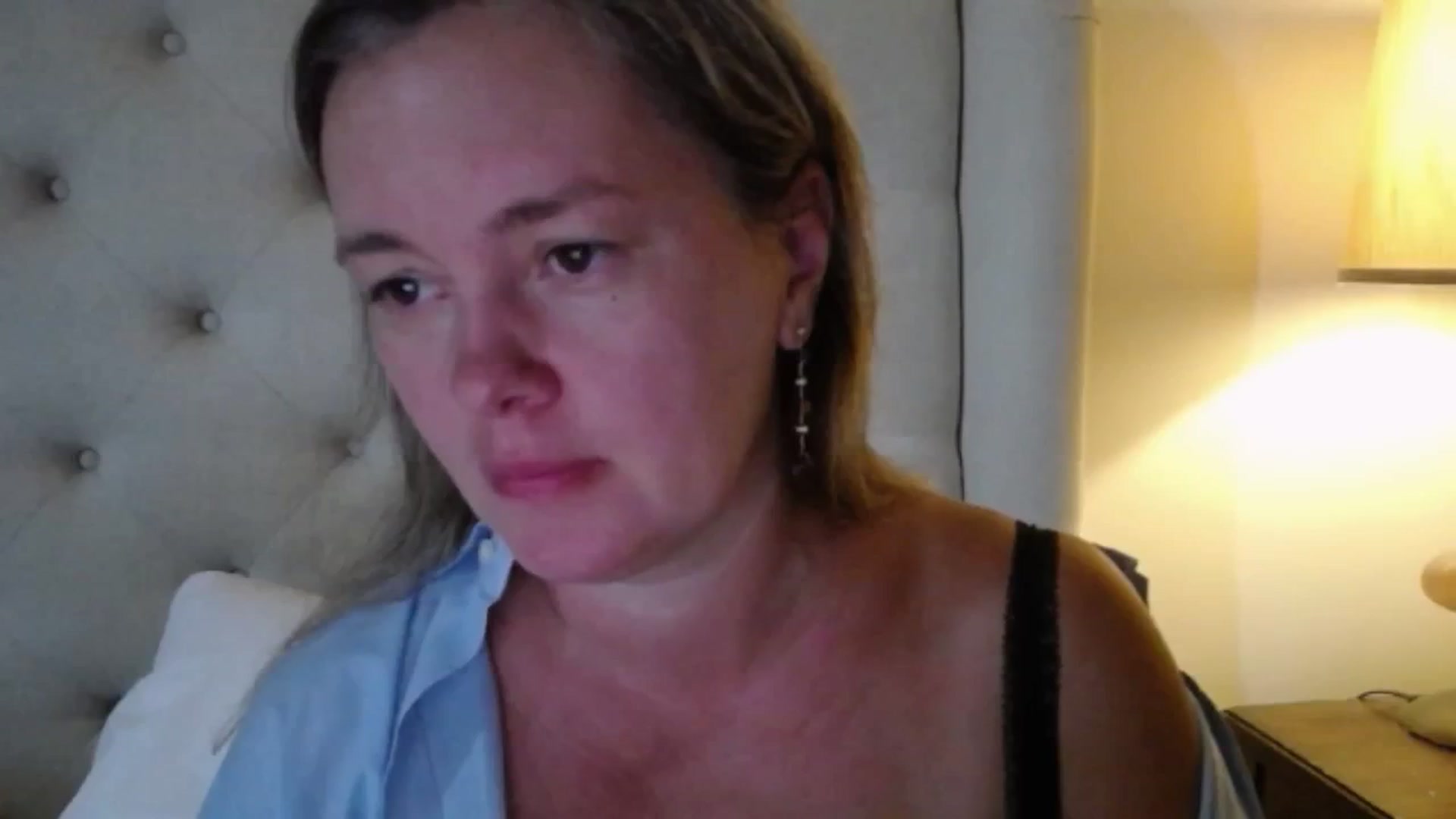 Gallery image thumbnail from J0llye's myfreecams stream on, 08/06/2025, 19:32 image 3 of 20