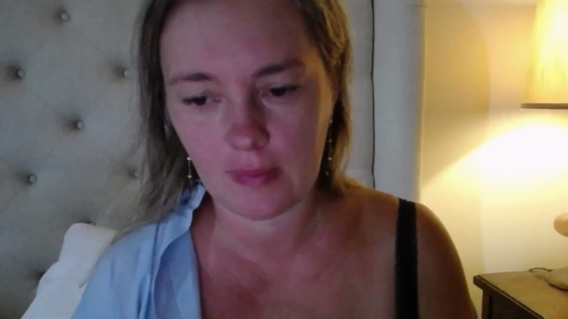 Gallery image thumbnail from J0llye's myfreecams stream on, 08/06/2025, 19:32 image 4 of 20
