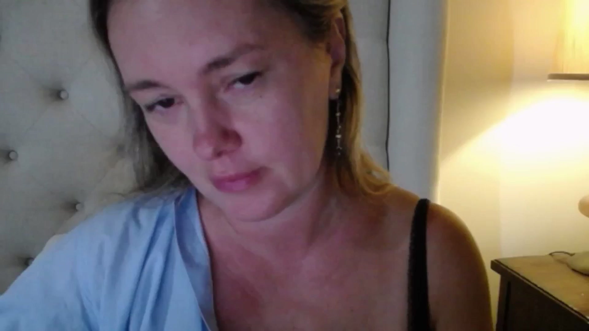 Gallery image thumbnail from J0llye's myfreecams stream on, 08/06/2025, 20:01 image 4 of 20