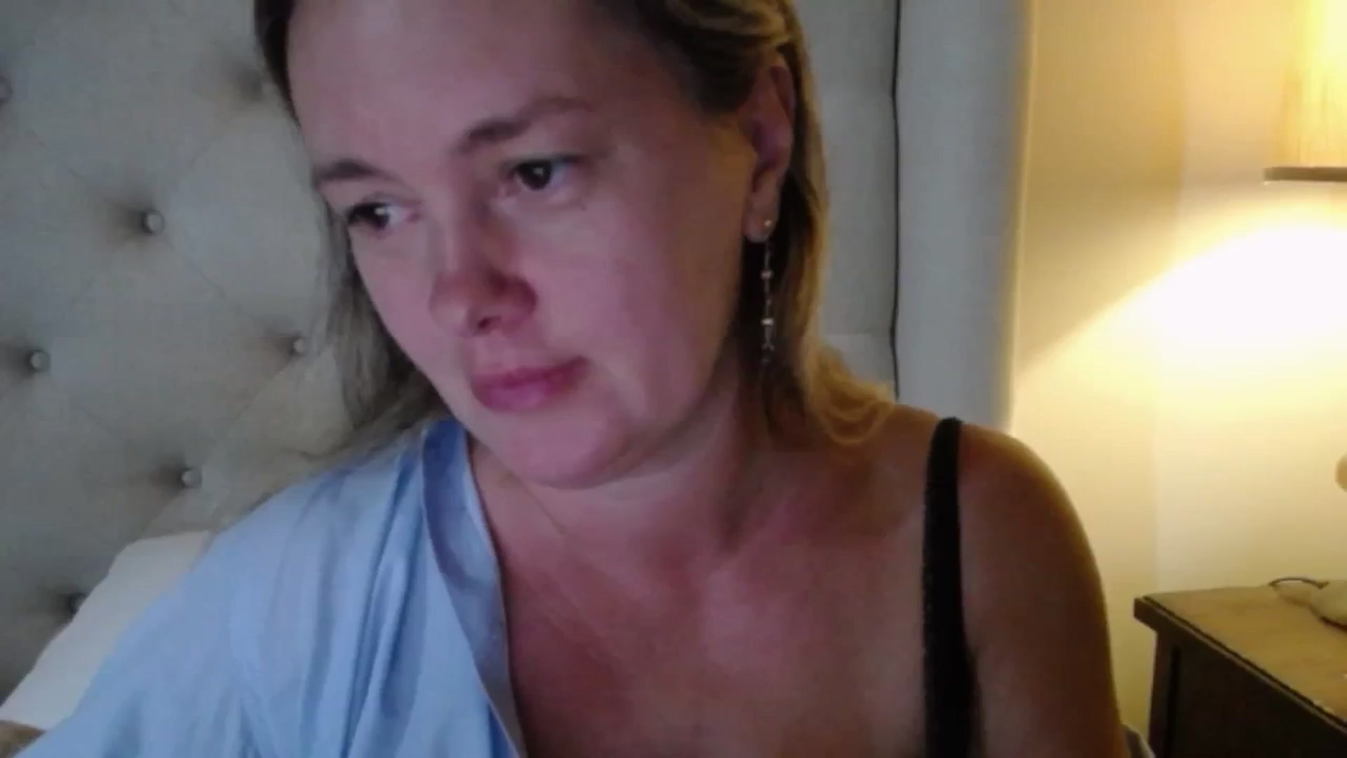 Gallery image thumbnail from J0llye's myfreecams stream on, 08/06/2025, 20:01 image 6 of 20