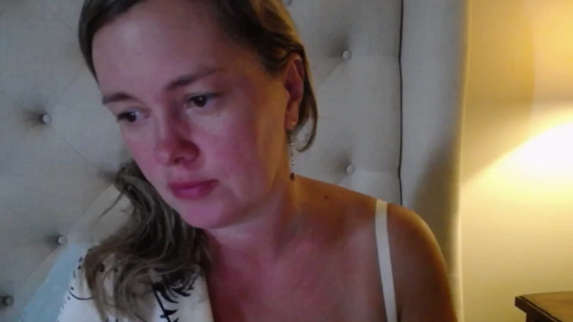 Gallery image thumbnail from J0llye's myfreecams stream on, 08/08/2025, 19:54 image 3 of 20