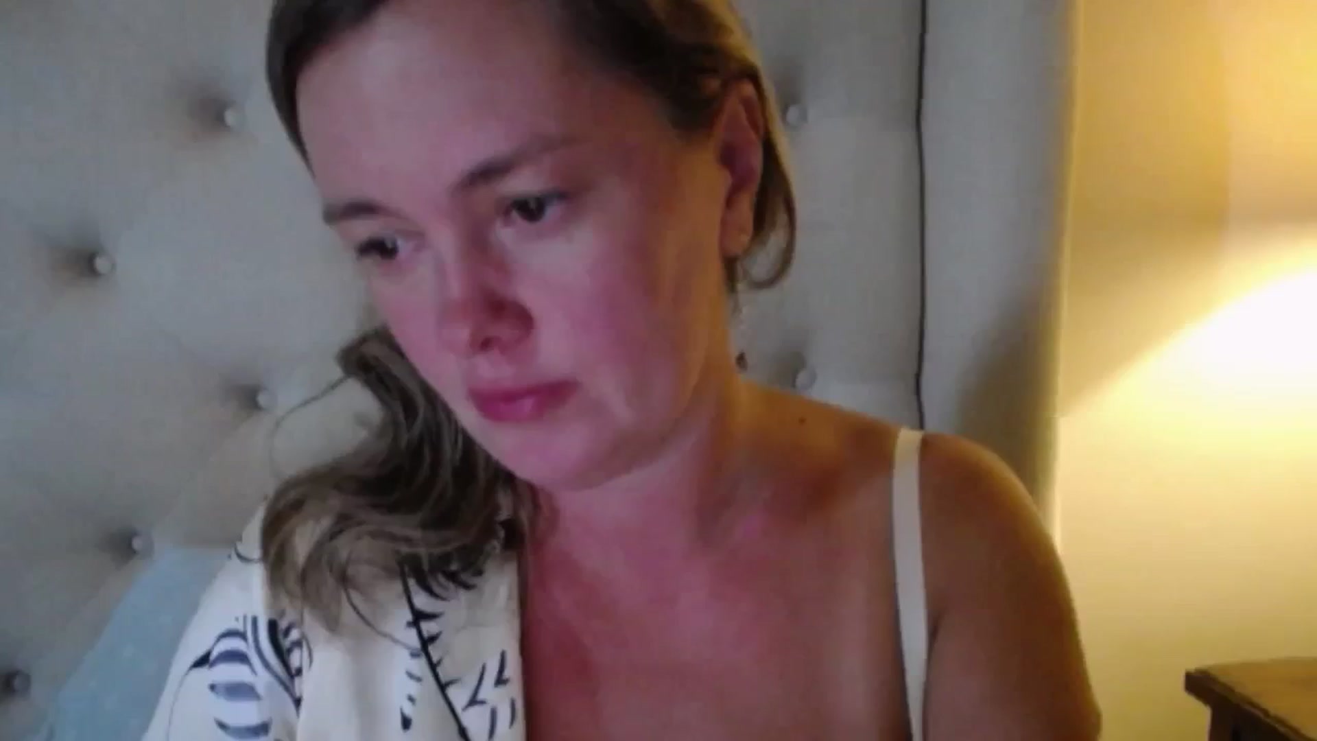 Gallery image thumbnail from J0llye's myfreecams stream on, 08/08/2025, 19:54 image 2 of 20