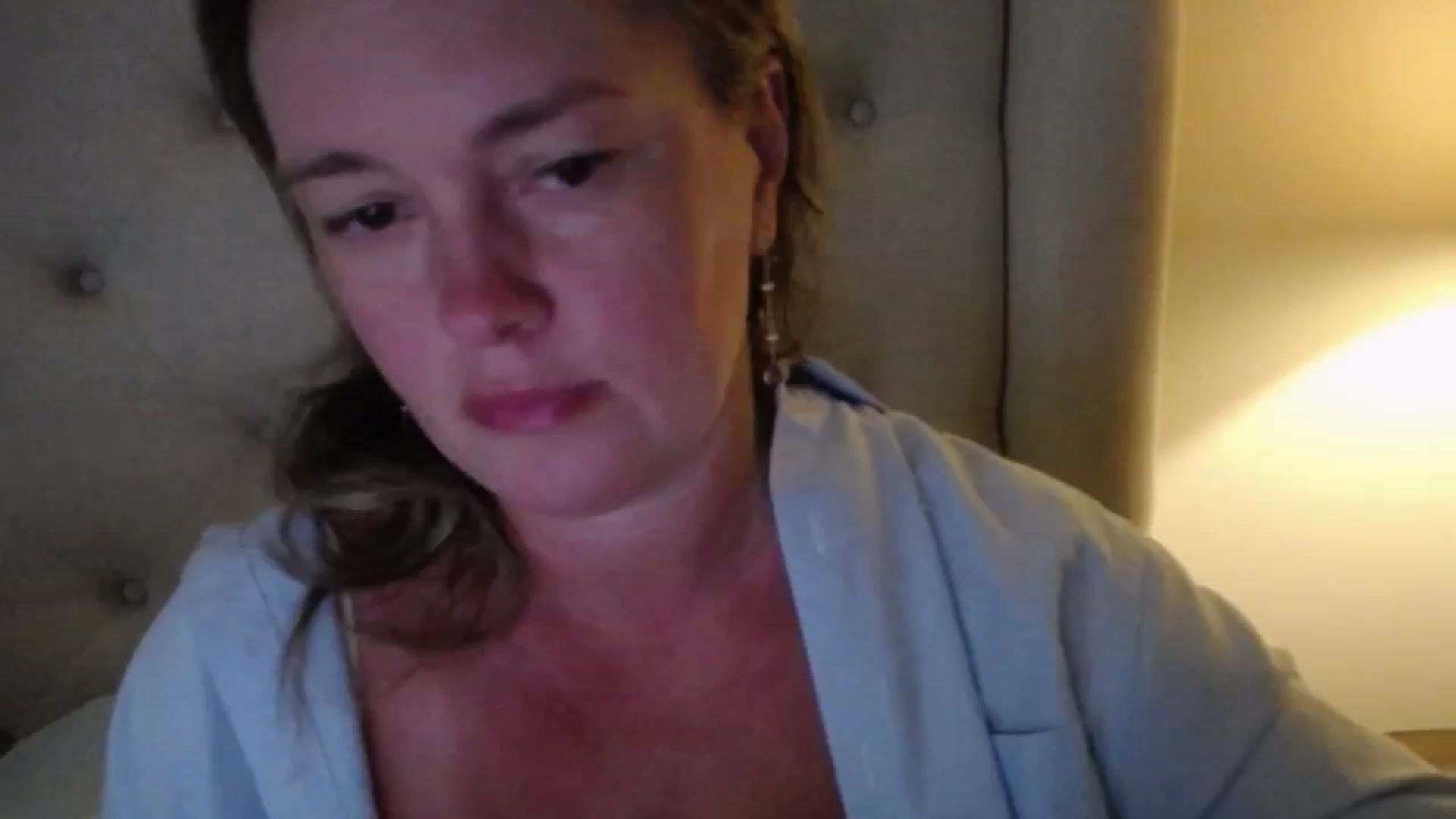 Gallery image thumbnail from J0llye's myfreecams stream on, 08/09/2025, 20:36 image 2 of 20