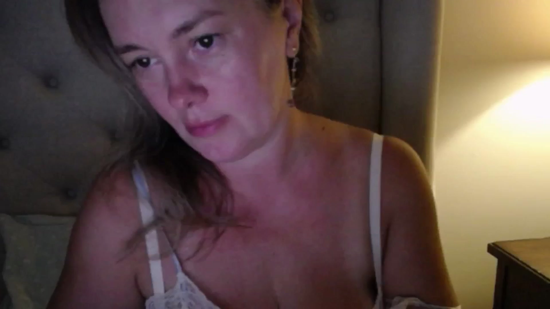 Gallery image thumbnail from J0llye's myfreecams stream on, 08/10/2025, 20:00 image 5 of 20