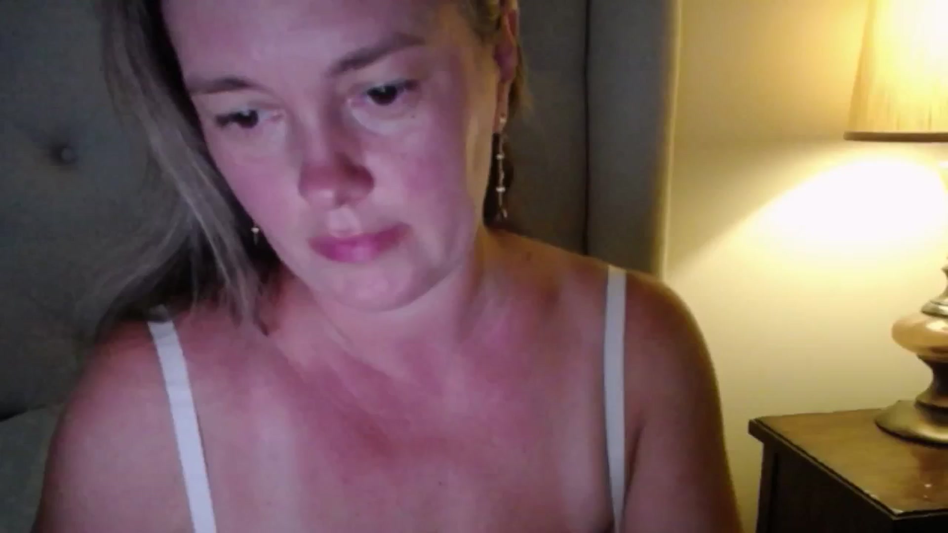 Gallery image thumbnail from J0llye's myfreecams stream on, 08/10/2025, 21:01 image 14 of 20