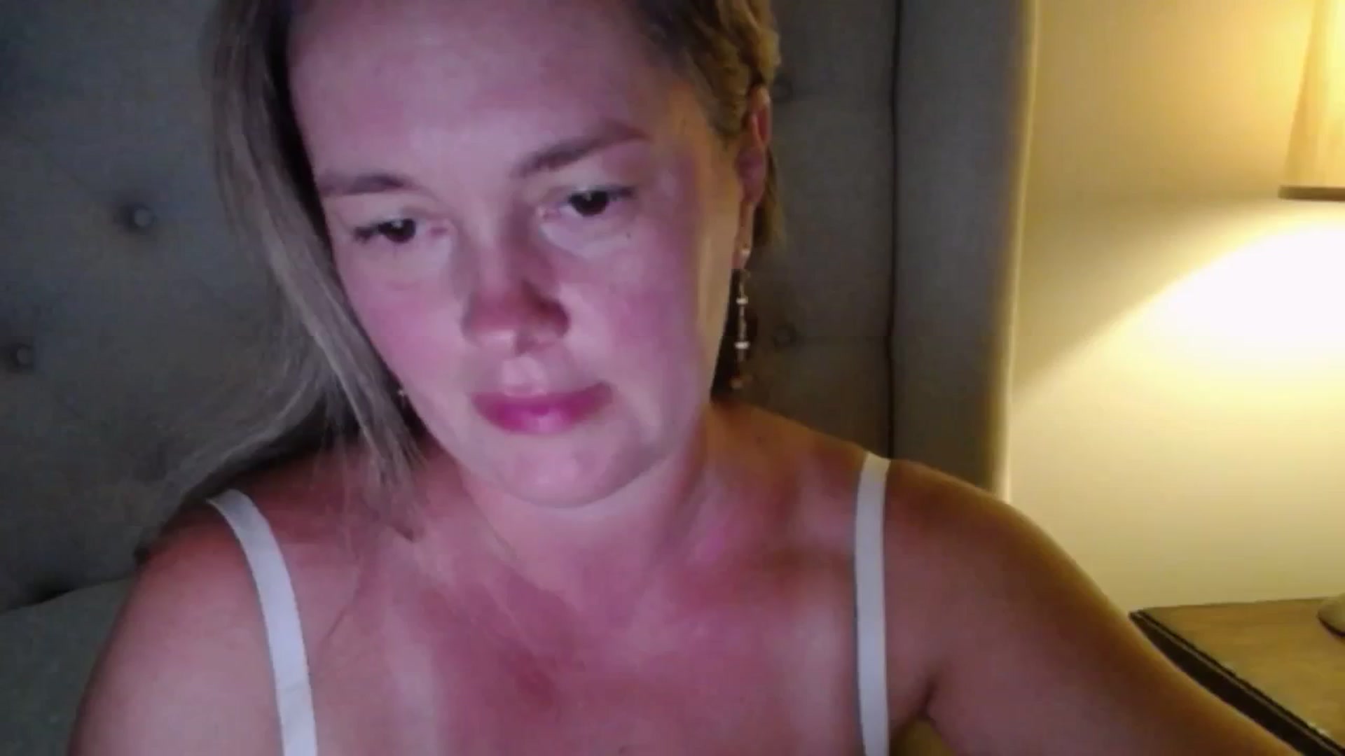 Gallery image thumbnail from J0llye's myfreecams stream on, 08/10/2025, 21:01 image 18 of 20