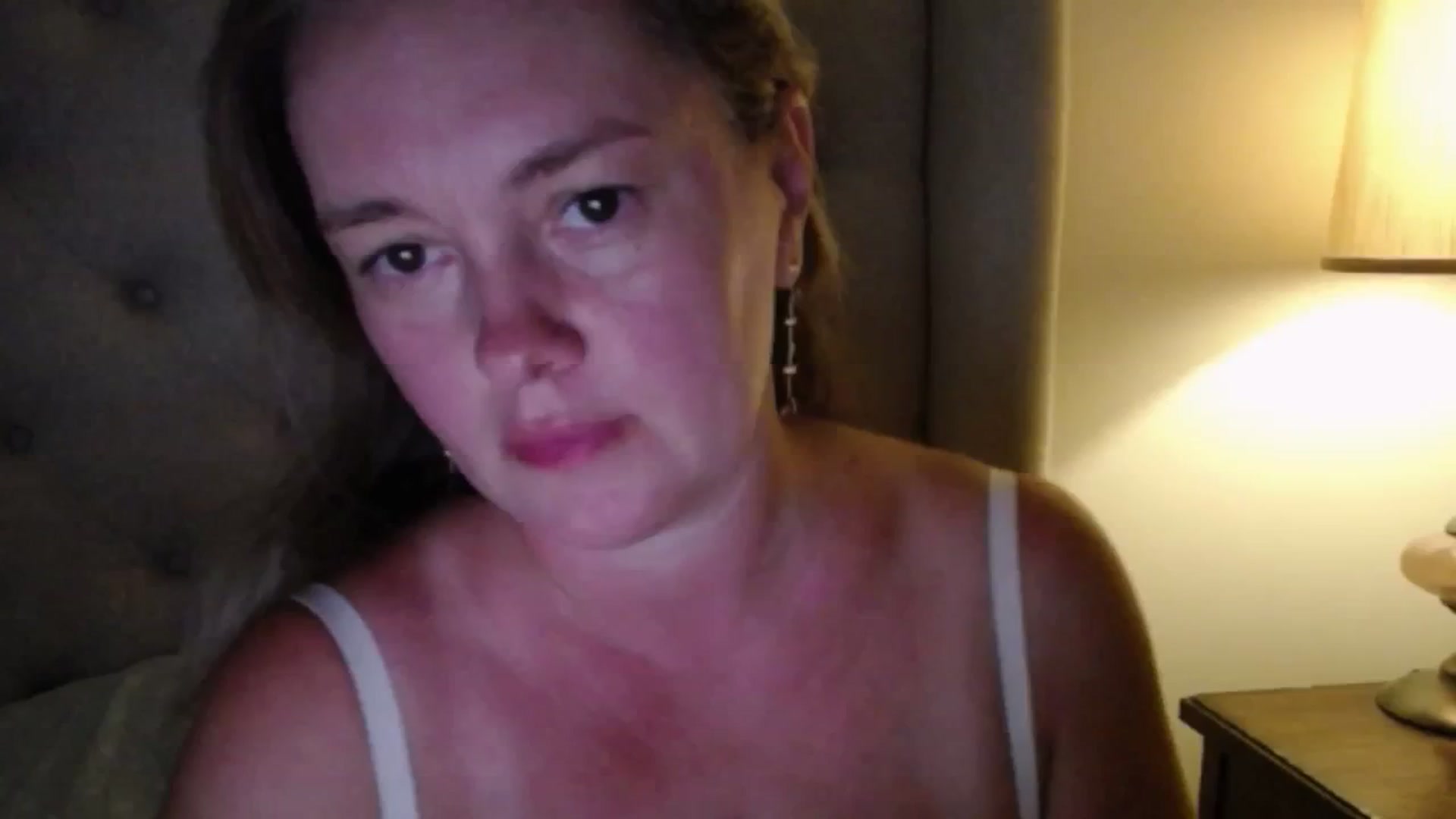 Gallery image thumbnail from J0llye's myfreecams stream on, 08/10/2025, 21:01 image 4 of 20