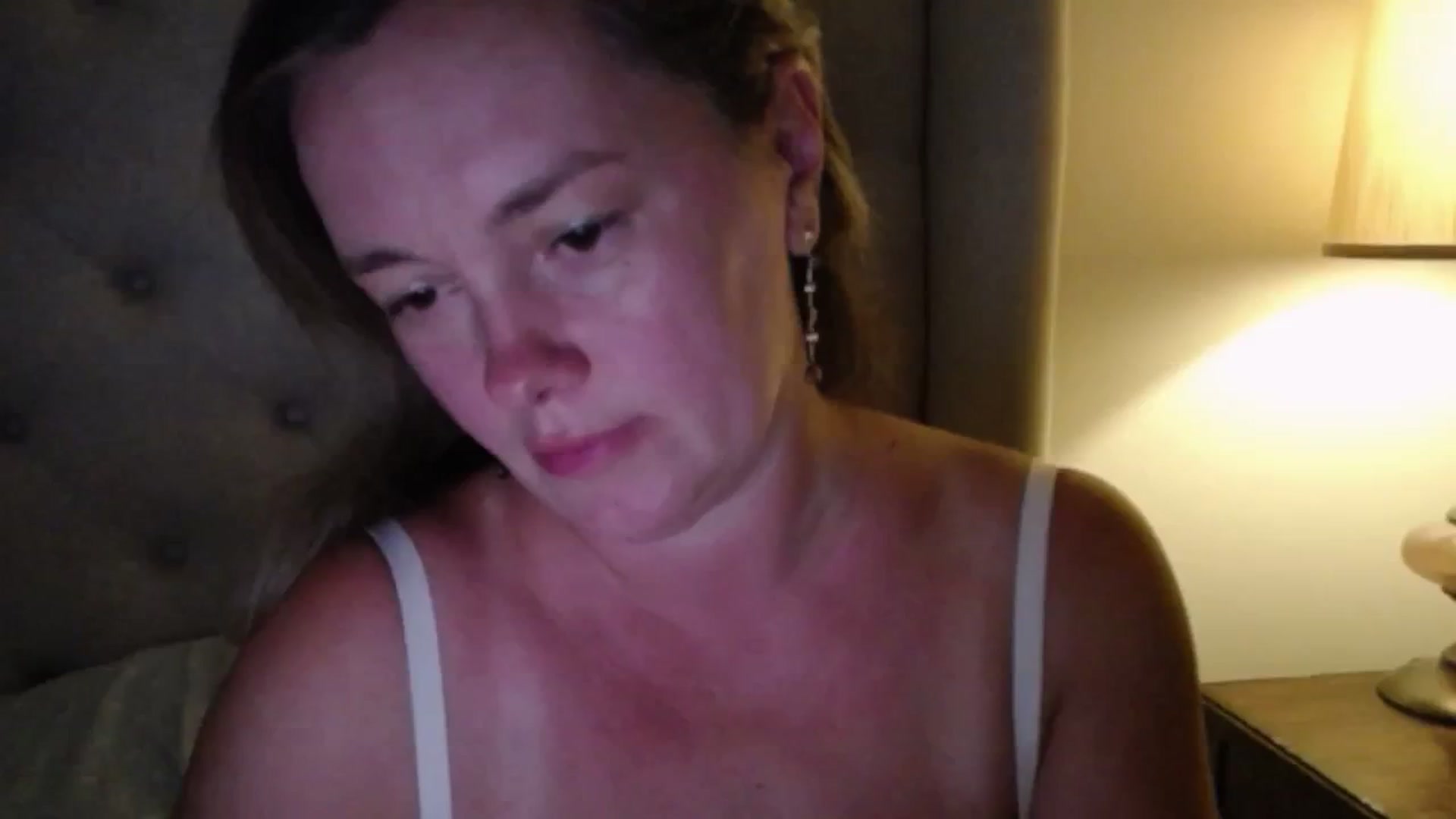 Gallery image thumbnail from J0llye's myfreecams stream on, 08/10/2025, 21:01 image 6 of 20