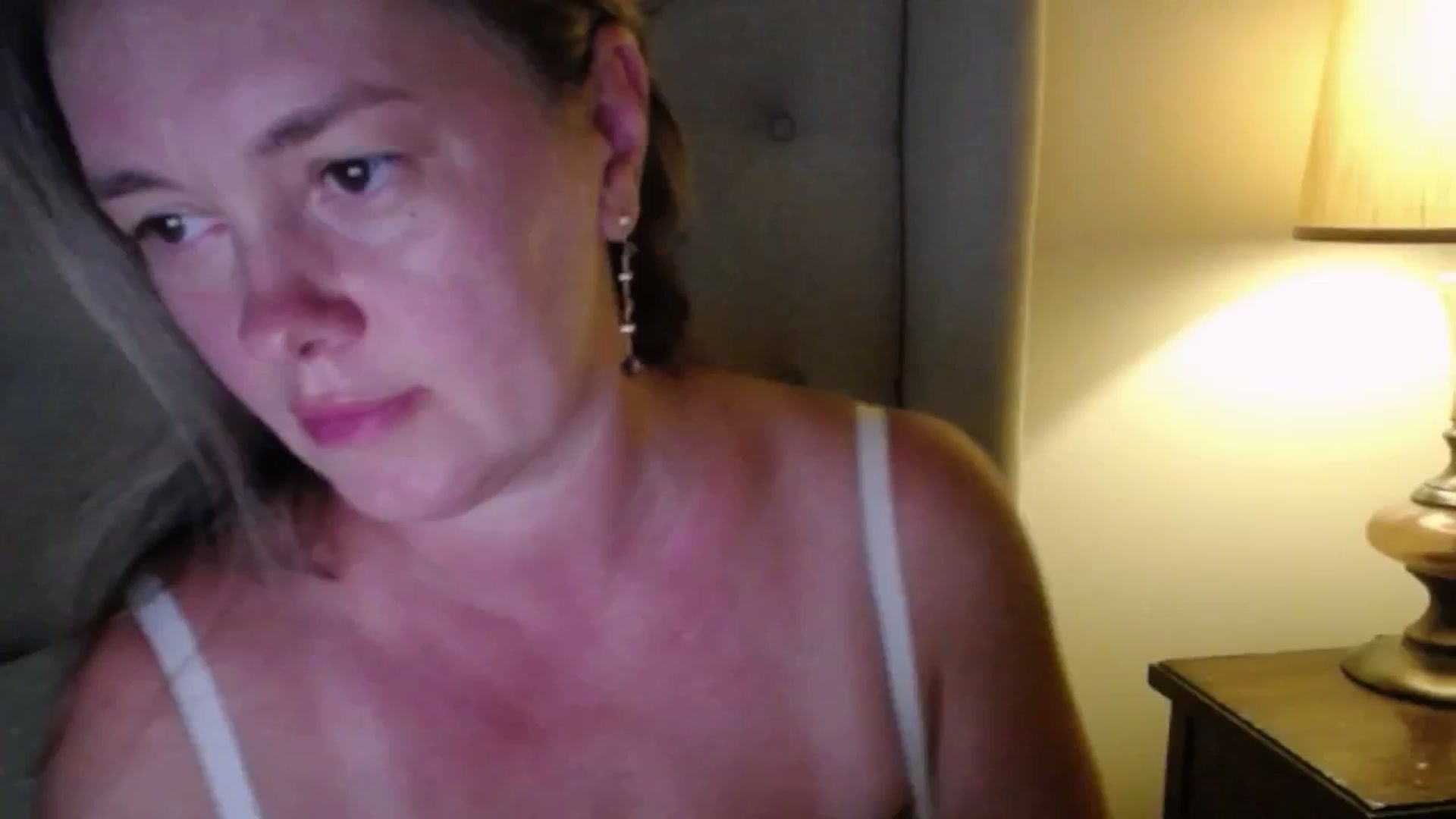 Gallery image thumbnail from J0llye's myfreecams stream on, 08/10/2025, 21:01 image 16 of 20