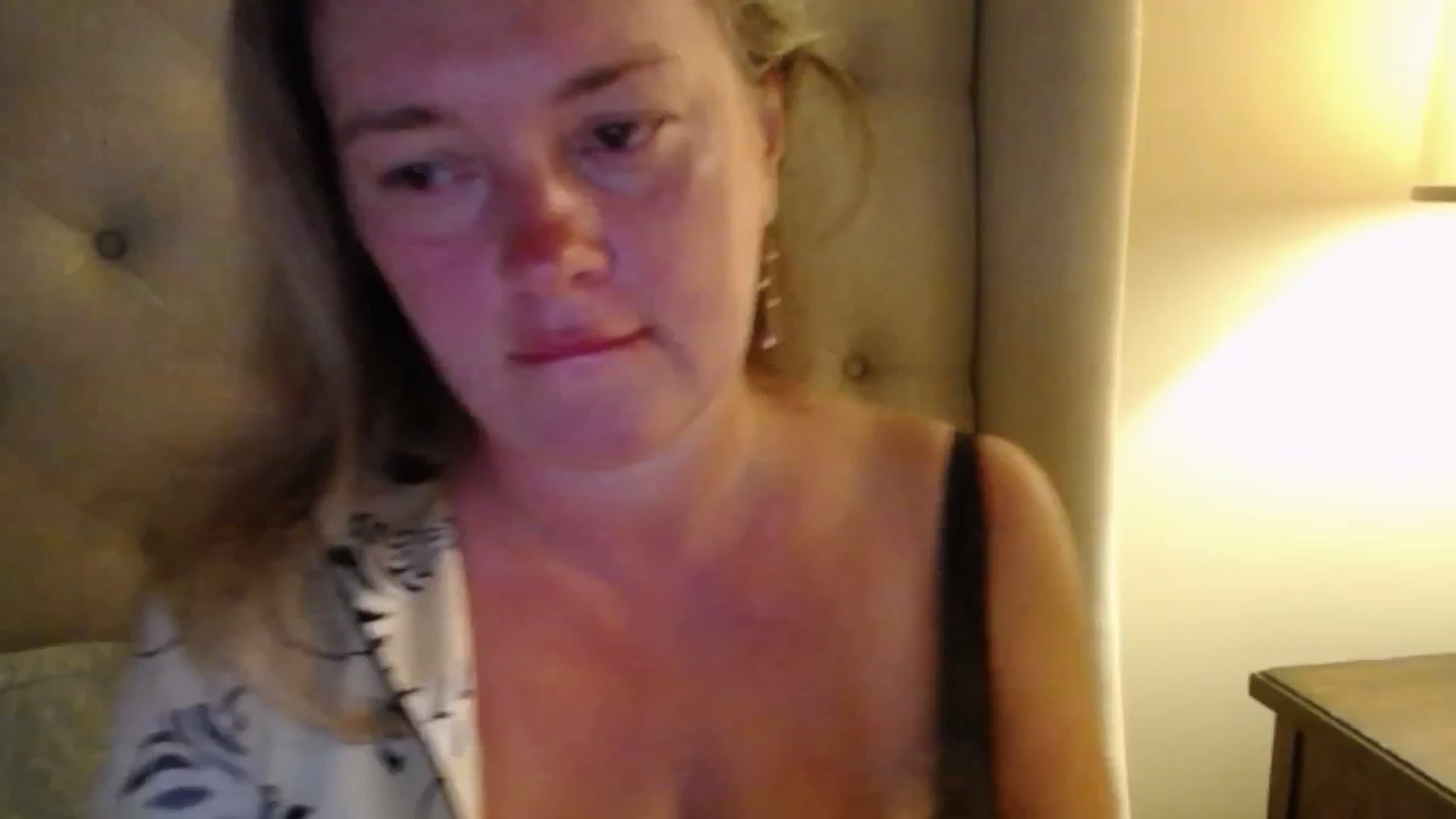 Gallery image thumbnail from J0llye's myfreecams stream on, 08/11/2025, 04:24 image 4 of 20