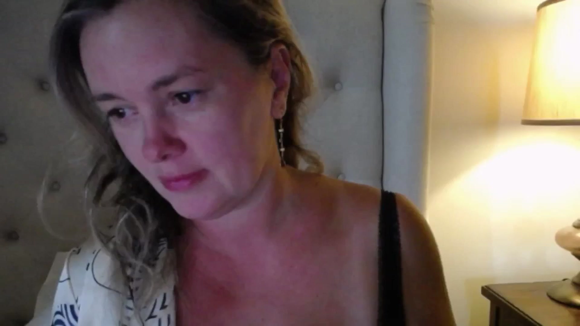 Gallery image thumbnail from J0llye's myfreecams stream on, 08/11/2025, 19:36 image 5 of 20