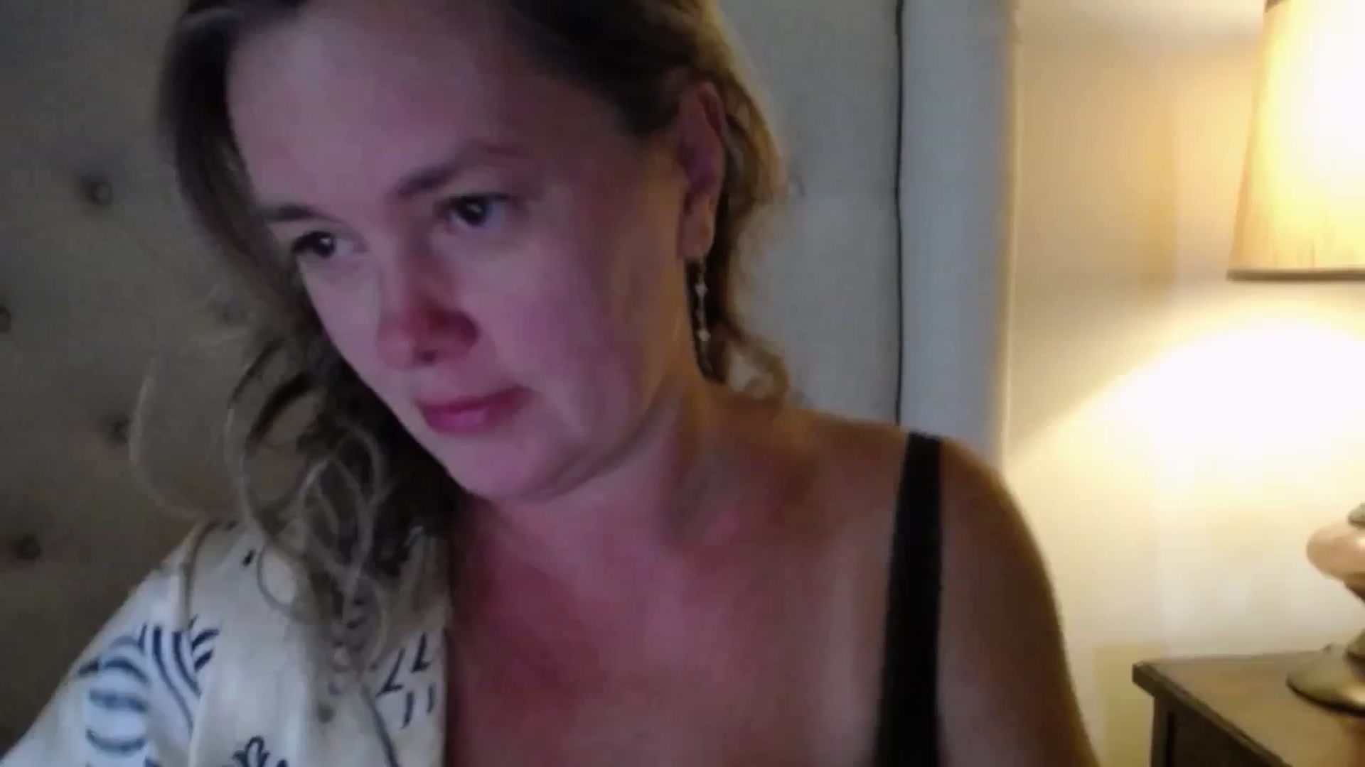 Gallery image thumbnail from J0llye's myfreecams stream on, 08/11/2025, 19:36 image 4 of 20