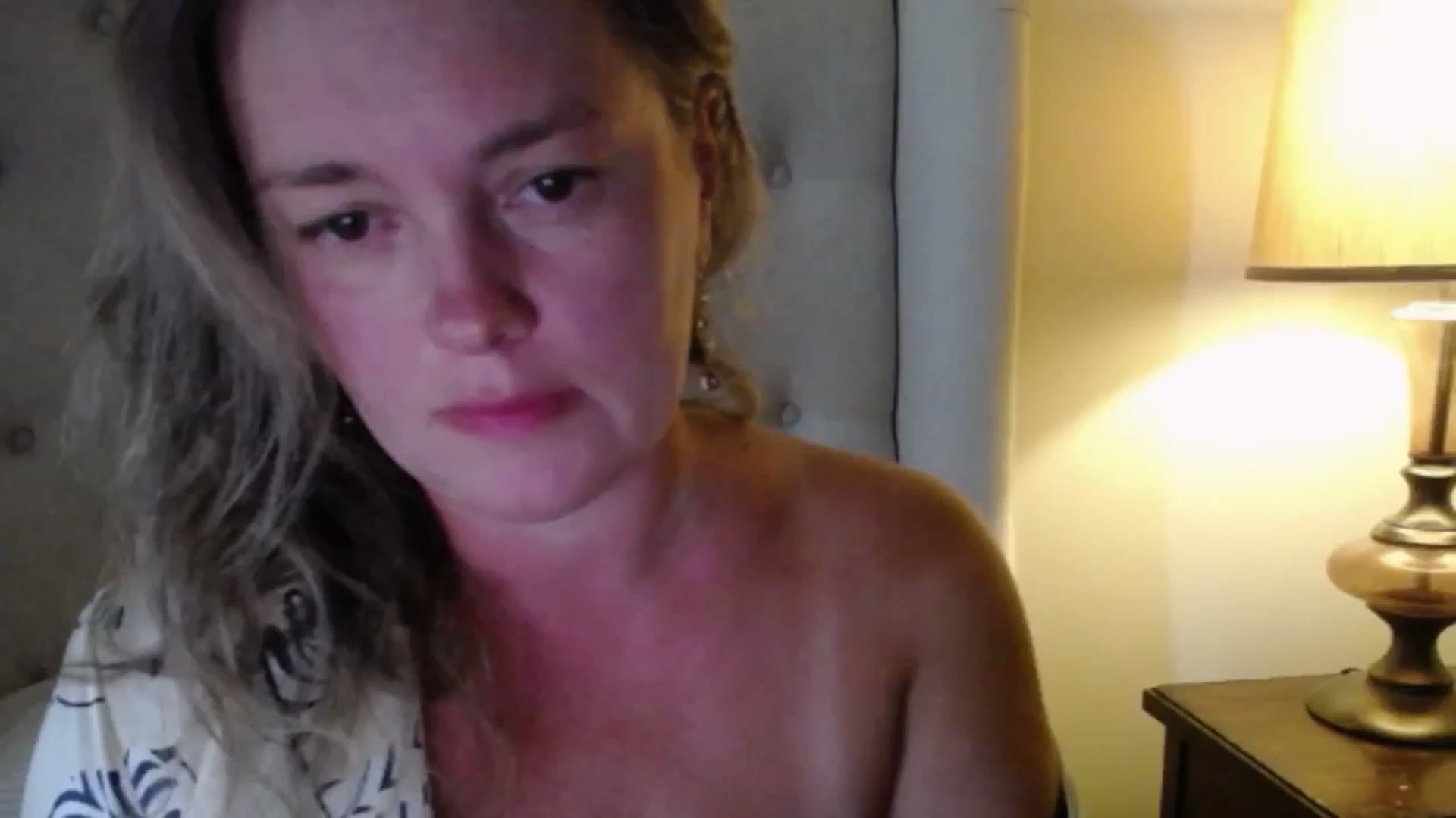 Gallery image thumbnail from J0llye's myfreecams stream on, 08/11/2025, 20:42 image 4 of 20