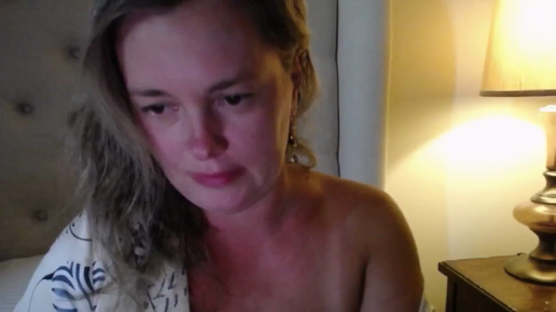 Gallery image thumbnail from J0llye's myfreecams stream on, 08/11/2025, 20:42 image 18 of 20