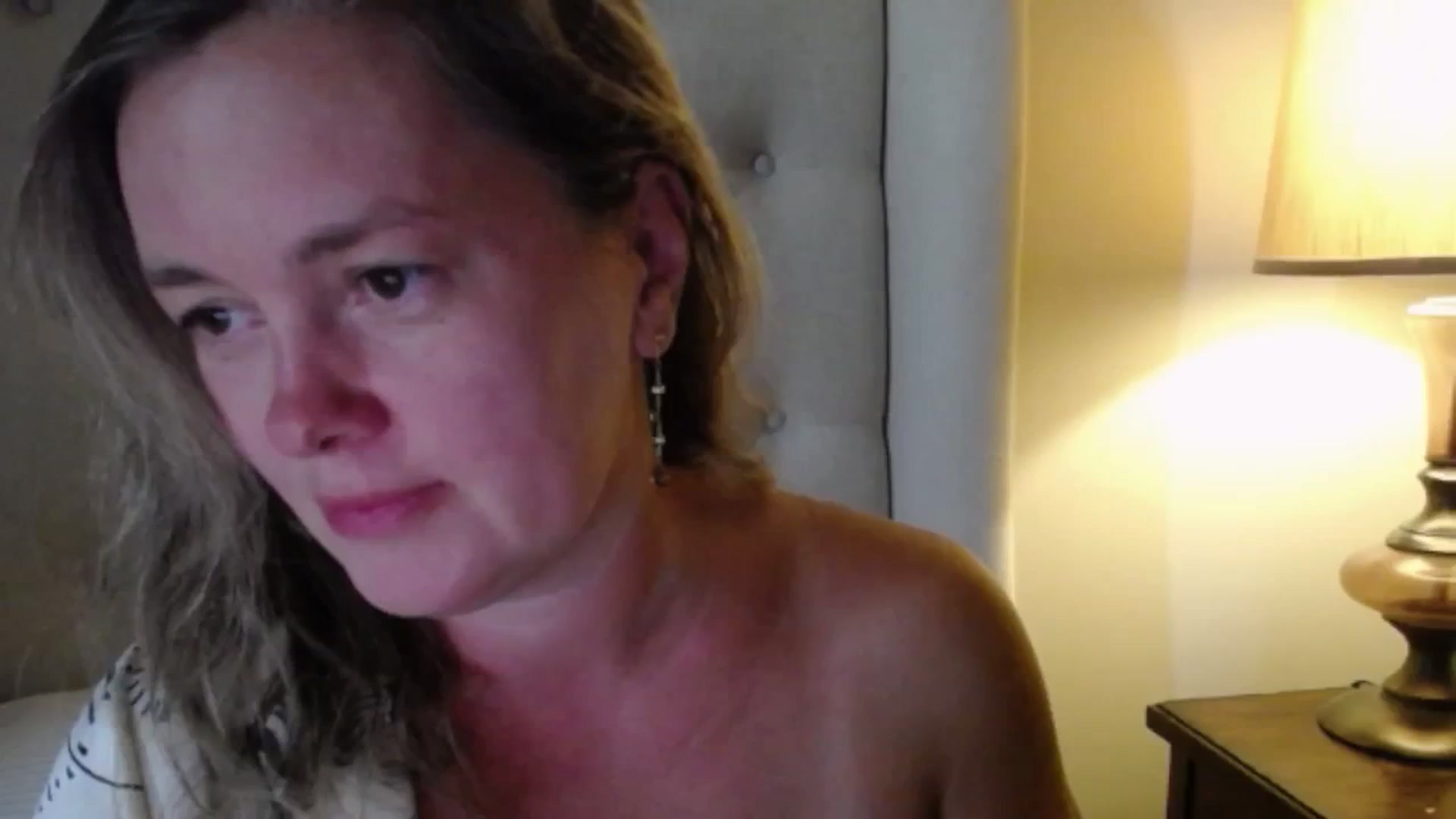 Gallery image thumbnail from J0llye's myfreecams stream on, 08/11/2025, 20:42 image 17 of 20
