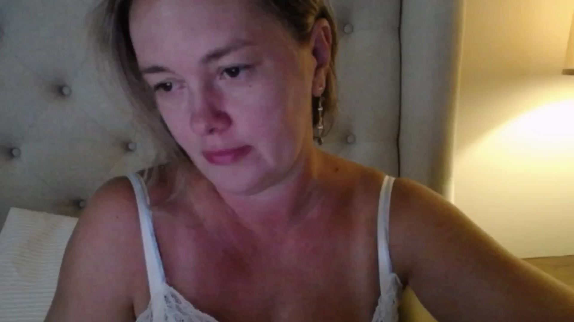 Gallery image thumbnail from J0llye's myfreecams stream on, 08/12/2025, 19:08 image 7 of 20