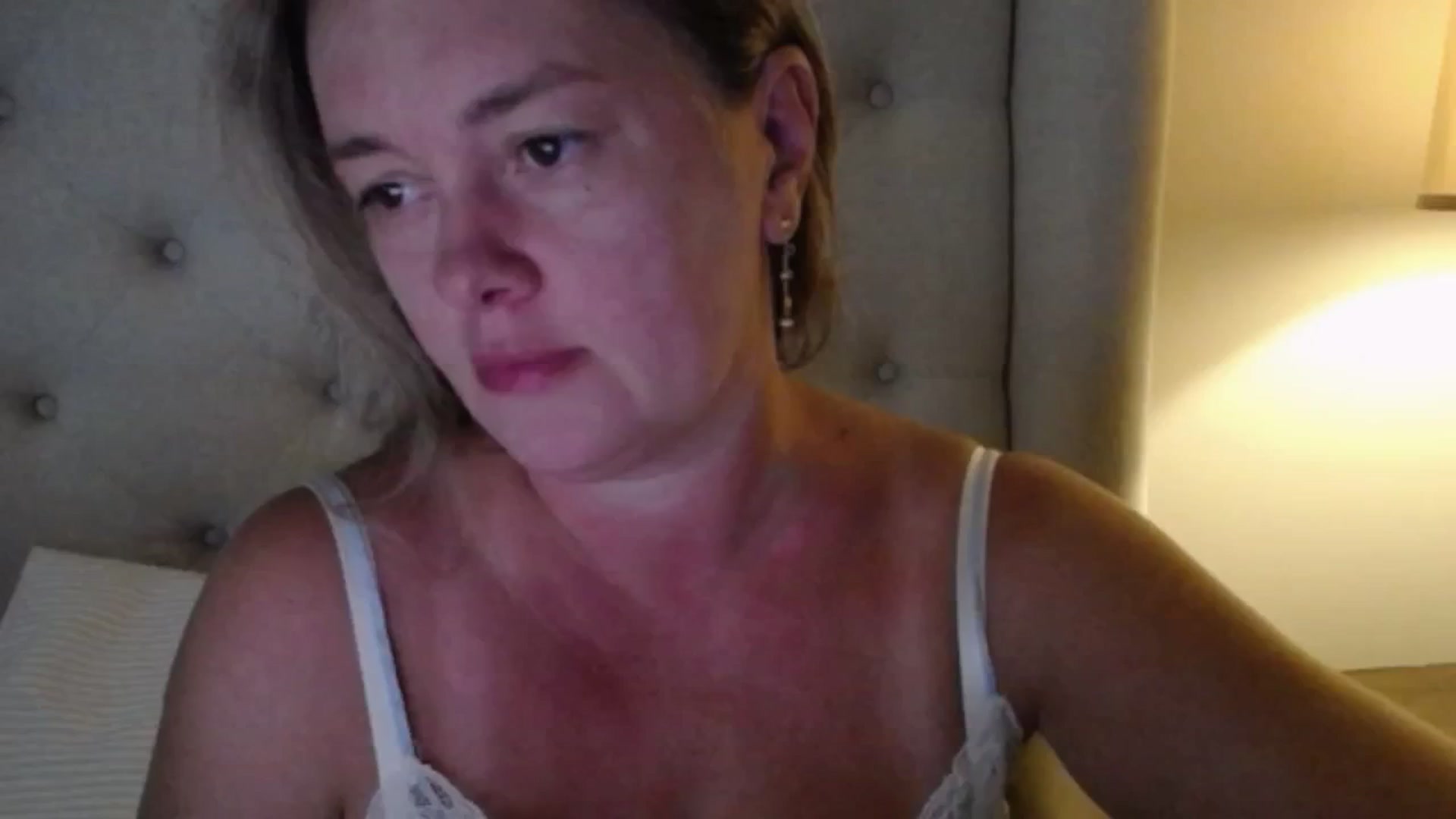 Gallery image thumbnail from J0llye's myfreecams stream on, 08/12/2025, 19:08 image 1 of 20