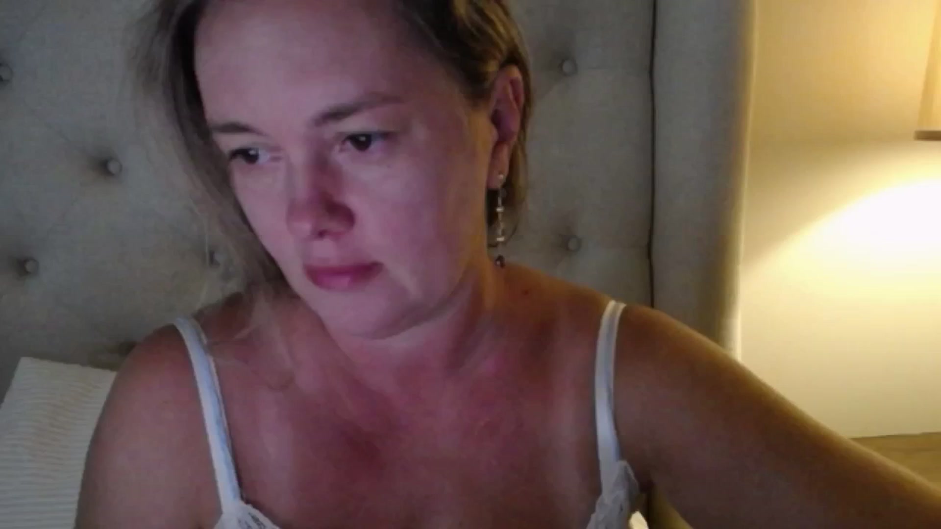 Gallery image thumbnail from J0llye's myfreecams stream on, 08/12/2025, 19:08 image 4 of 20
