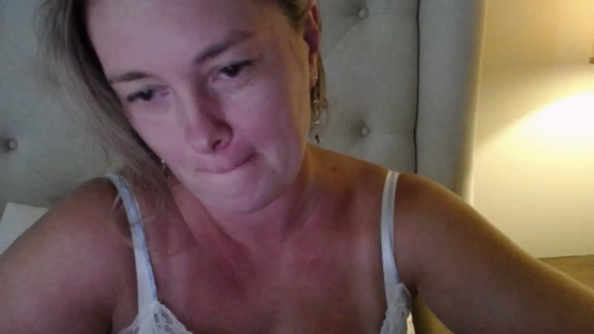 Gallery image thumbnail from J0llye's myfreecams stream on, 08/12/2025, 19:08 image 13 of 20