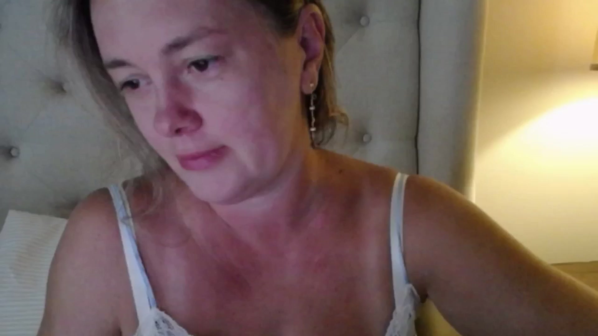 Gallery image thumbnail from J0llye's myfreecams stream on, 08/12/2025, 19:08 image 14 of 20