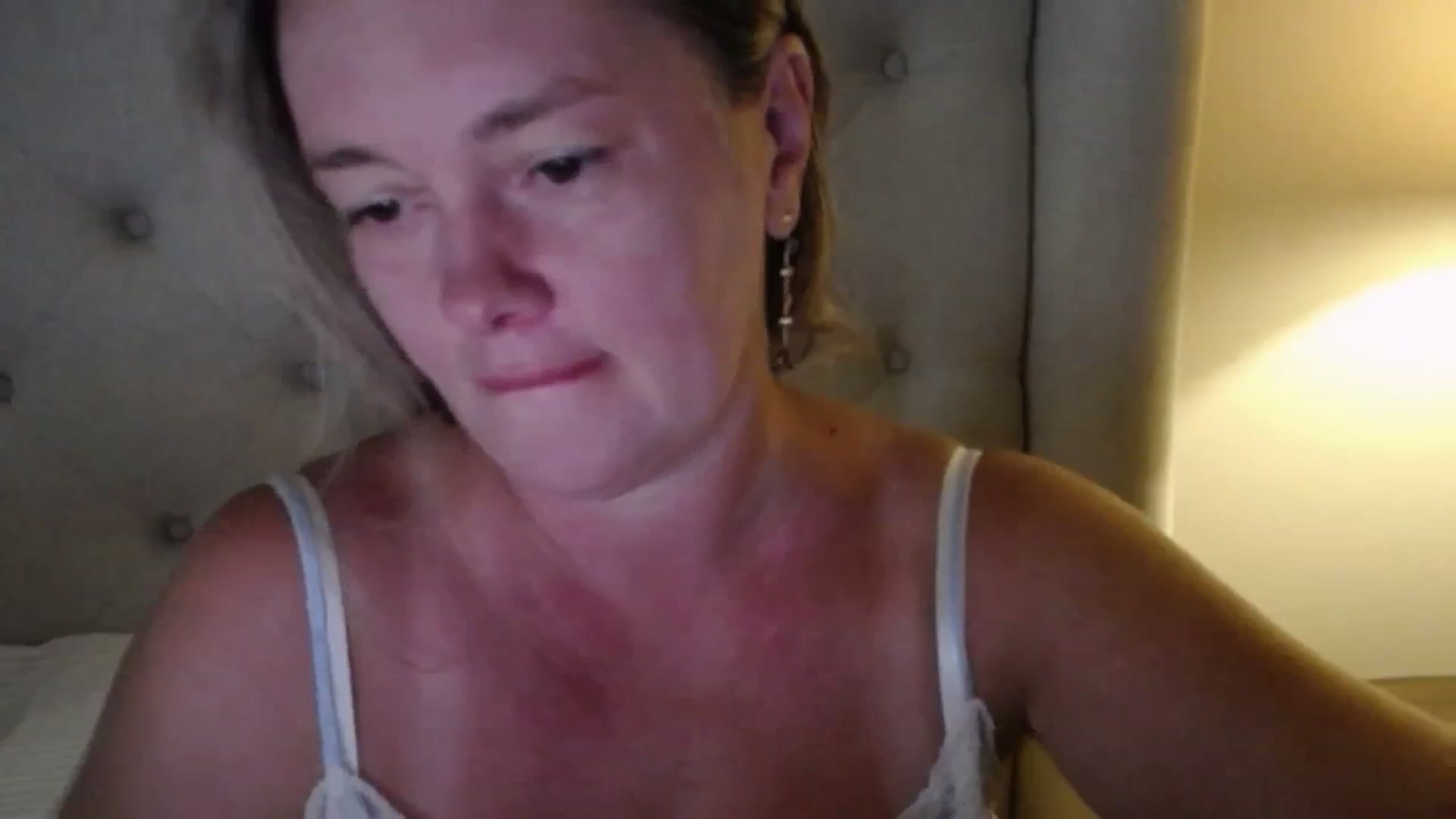 Gallery image thumbnail from J0llye's myfreecams stream on, 08/12/2025, 20:00 image 16 of 20