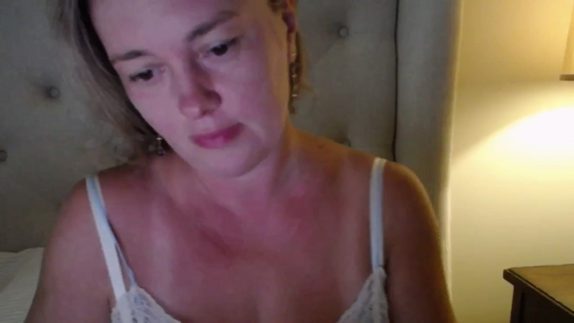 Gallery image thumbnail from J0llye's myfreecams stream on, 08/12/2025, 20:00 image 8 of 20