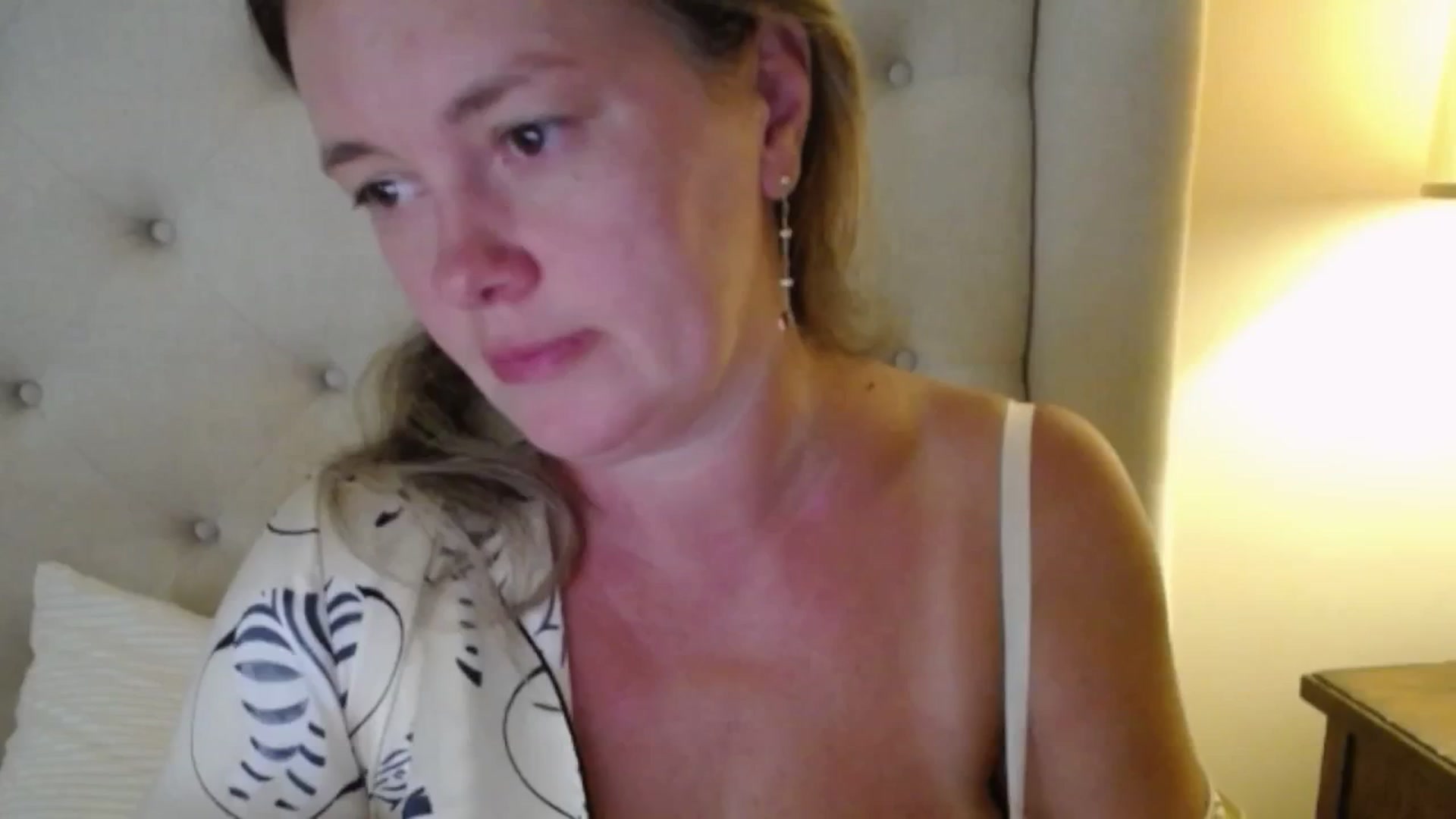 Gallery image thumbnail from J0llye's myfreecams stream on, 08/13/2025, 20:19 image 2 of 20